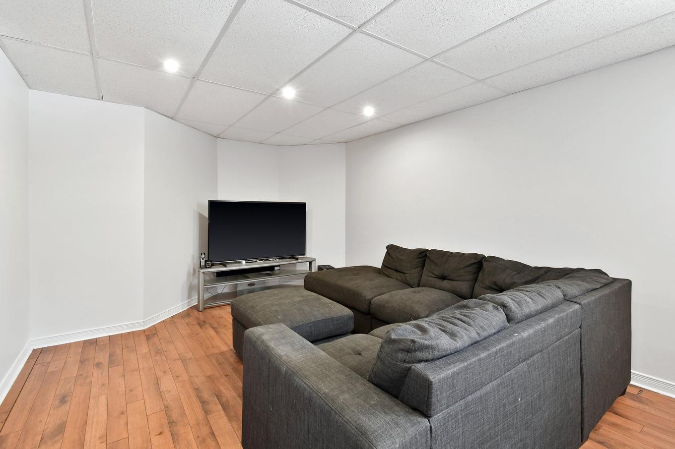 Salle familiale - 1224 Rue Christophe-Colomb, Repentigny (Repentigny), QC - Indoor