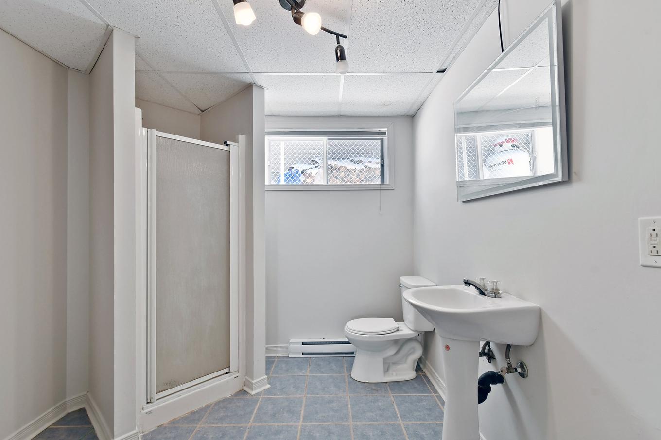 Salle de bains - 1224 Rue Christophe-Colomb, Repentigny (Repentigny), QC - Indoor Photo Showing Bathroom