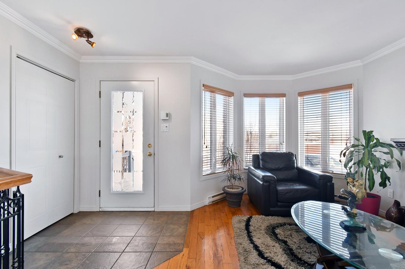 Hall d'entrée - 1224 Rue Christophe-Colomb, Repentigny (Repentigny), QC - Indoor Photo Showing Living Room