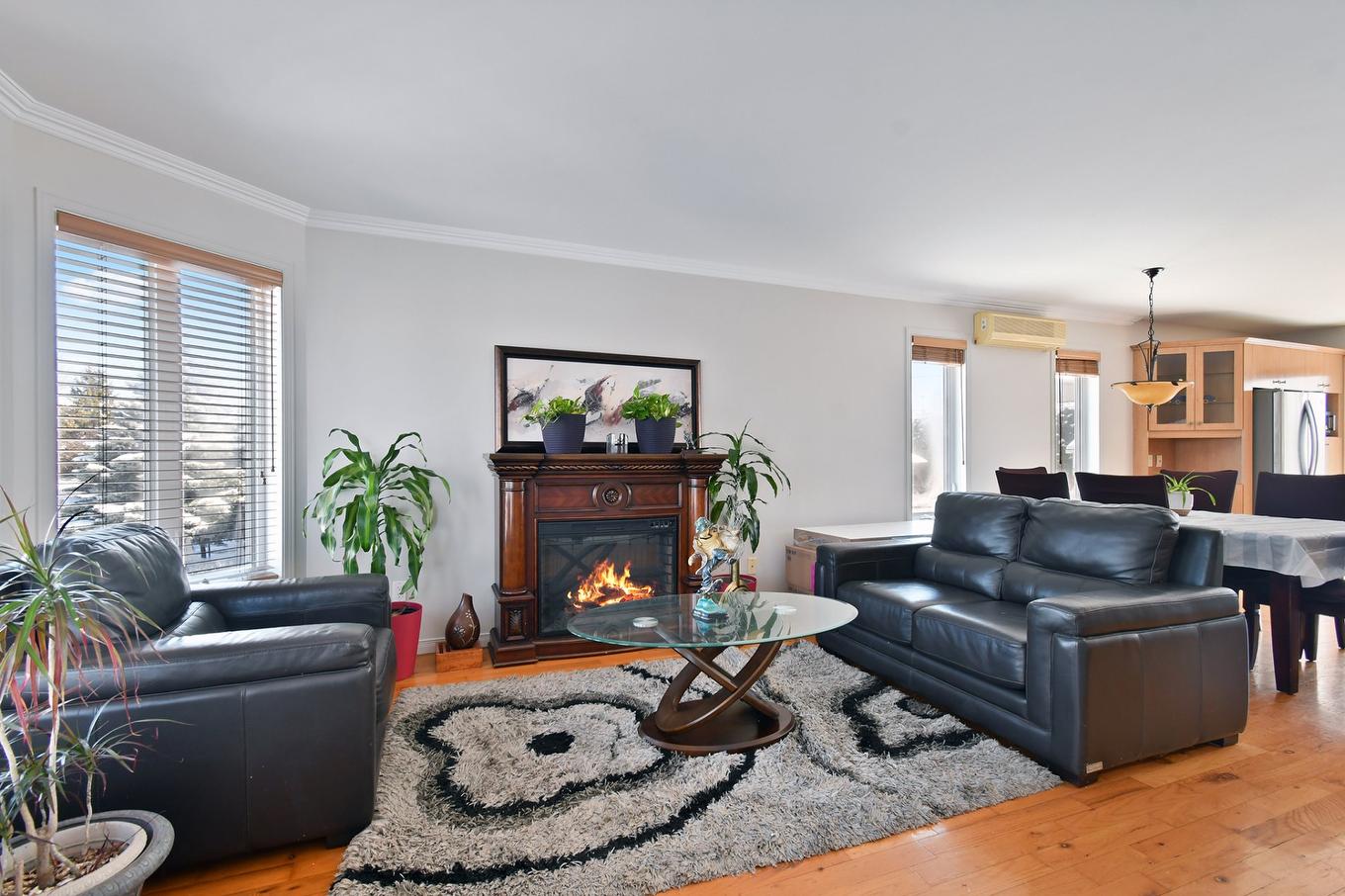 Salon - 1224 Rue Christophe-Colomb, Repentigny (Repentigny), QC - Indoor Photo Showing Living Room With Fireplace