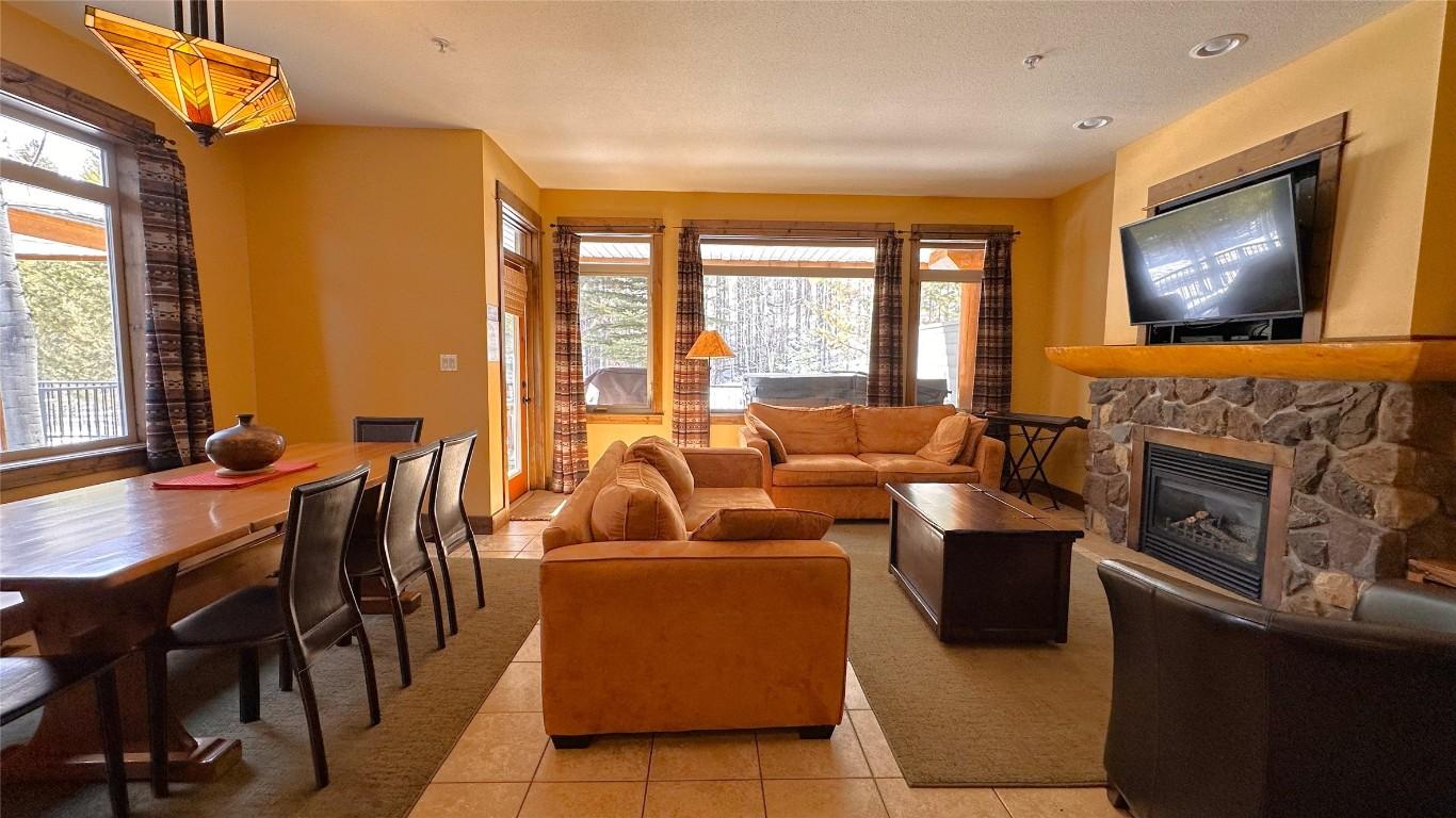 M4-D-1351 Gerry Sorensen Way, Kimberley, BC - Indoor Photo Showing Living Room With Fireplace