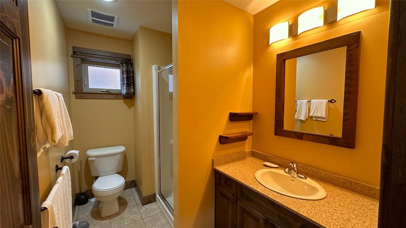 M4-D-1351 Gerry Sorensen Way, Kimberley, BC - Indoor Photo Showing Bathroom