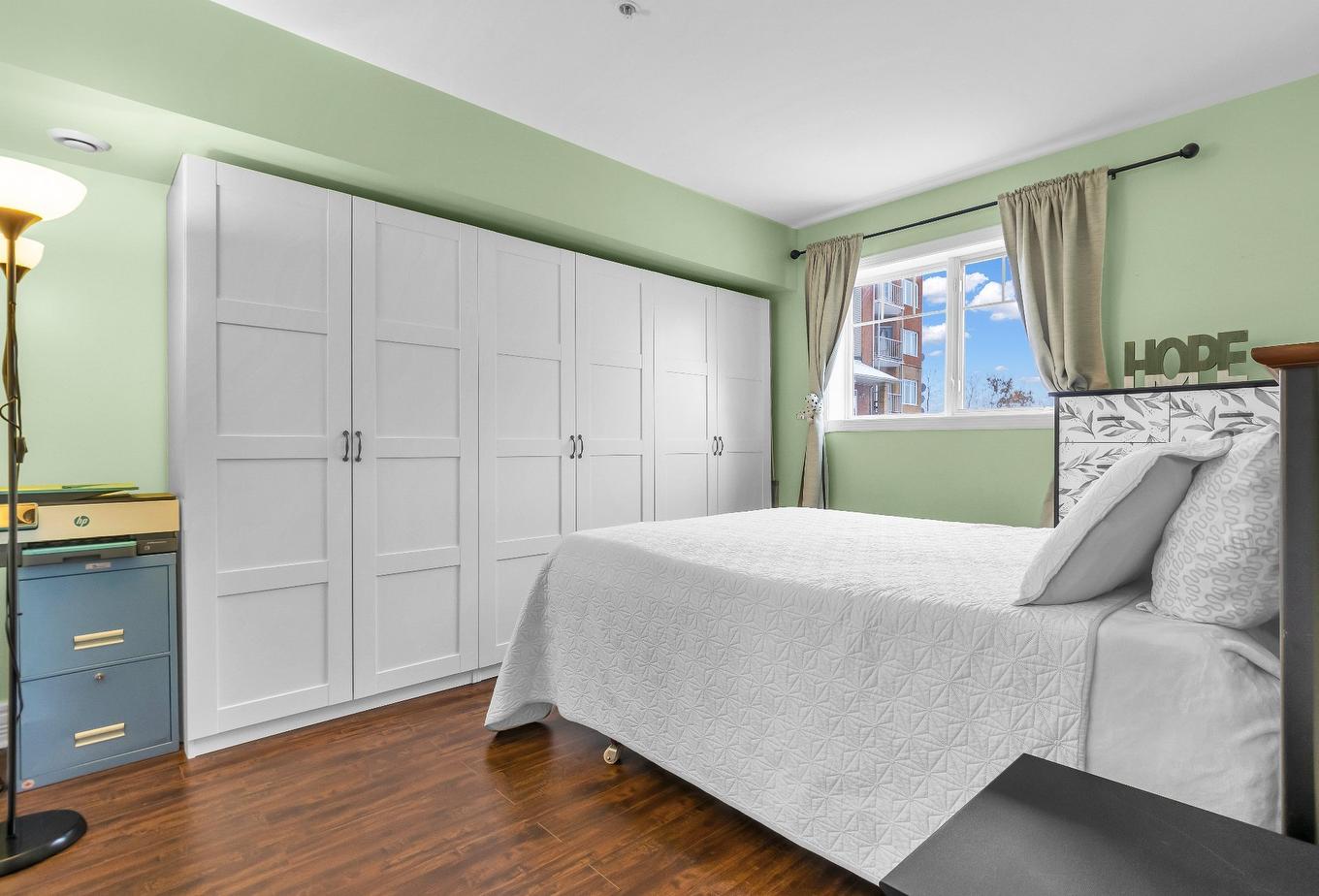 Master bedroom - 103-16729 Boul. De Pierrefonds, Montréal (Pierrefonds-Roxboro), QC - Indoor Photo Showing Bedroom