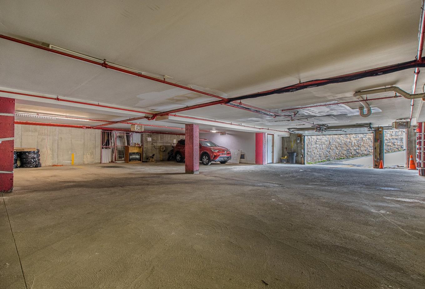 Garage - 103-16729 Boul. De Pierrefonds, Montréal (Pierrefonds-Roxboro), QC - Indoor Photo Showing Garage