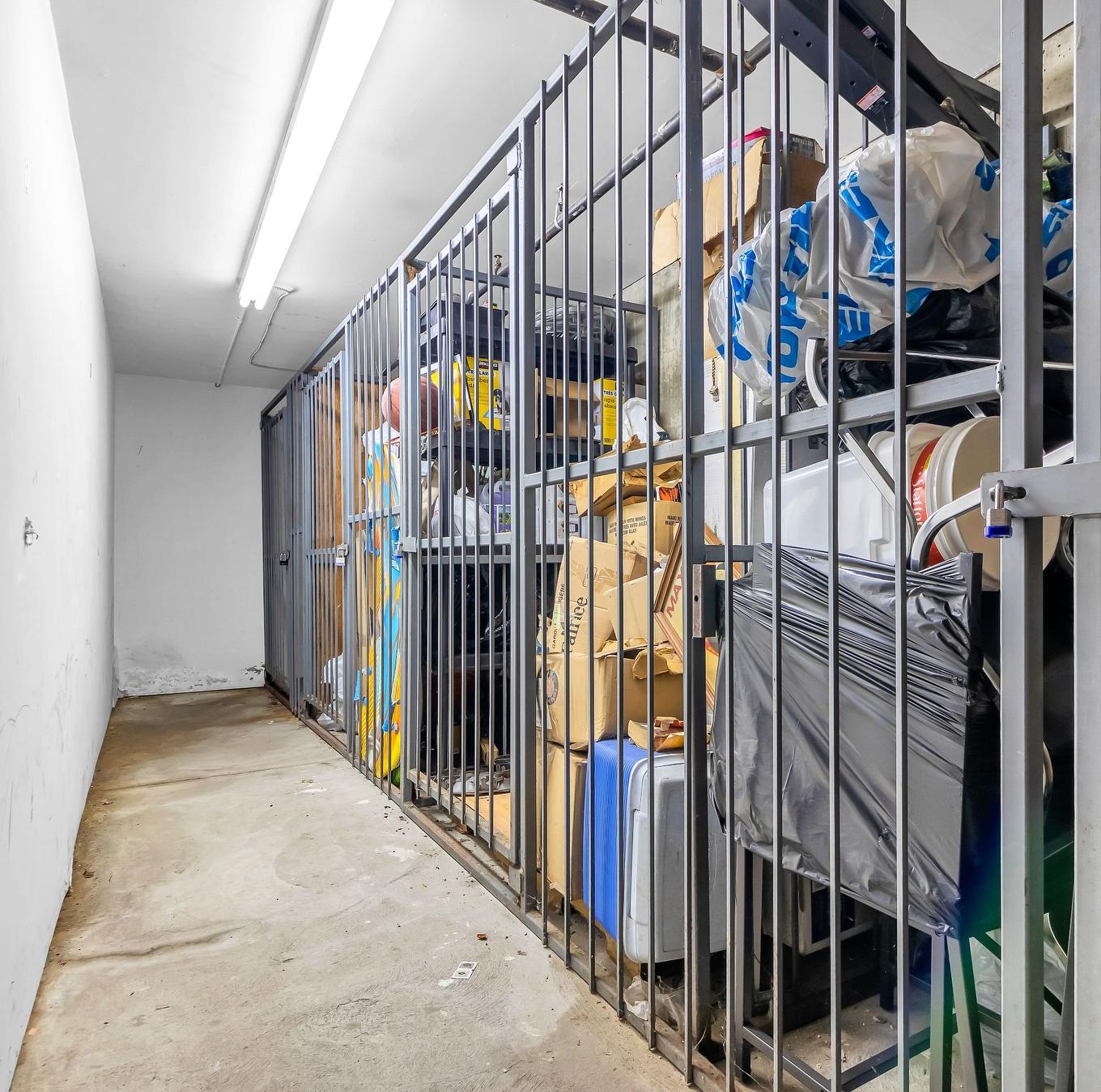 Storage - 103-16729 Boul. De Pierrefonds, Montréal (Pierrefonds-Roxboro), QC - Indoor