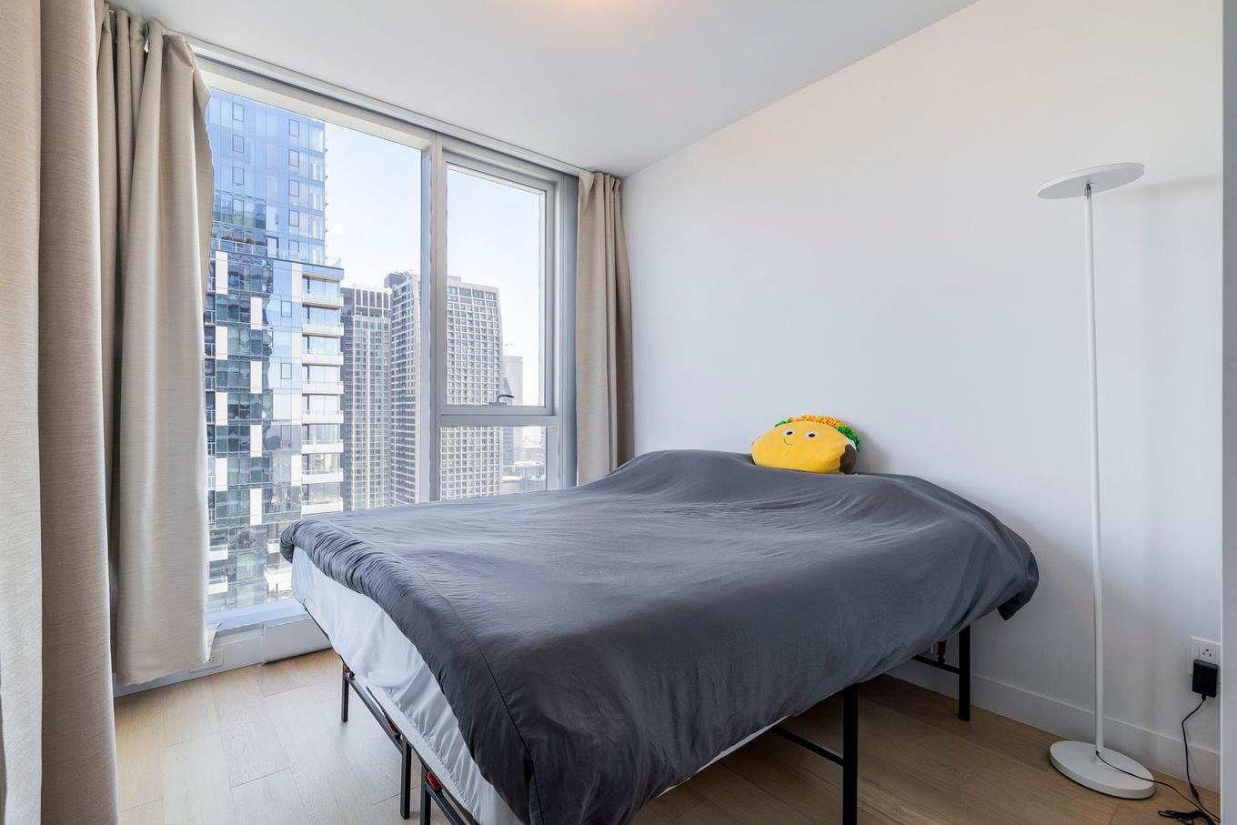 Bedroom - 2501-1500 Boul. René-Lévesque O., Montréal (Ville-Marie), QC - Indoor Photo Showing Bedroom