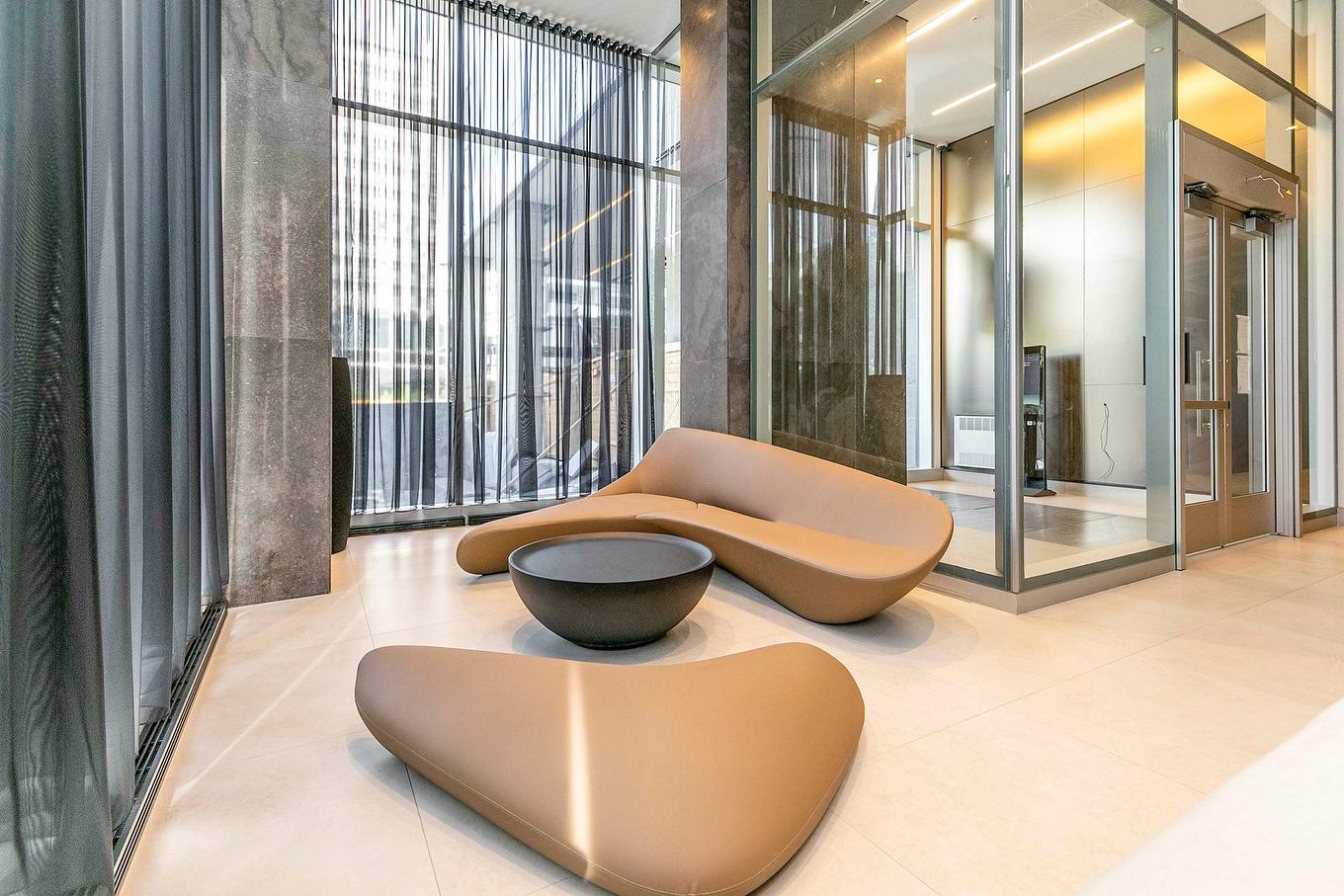 Hall - 2501-1500 Boul. René-Lévesque O., Montréal (Ville-Marie), QC - Photo Showing Other Room