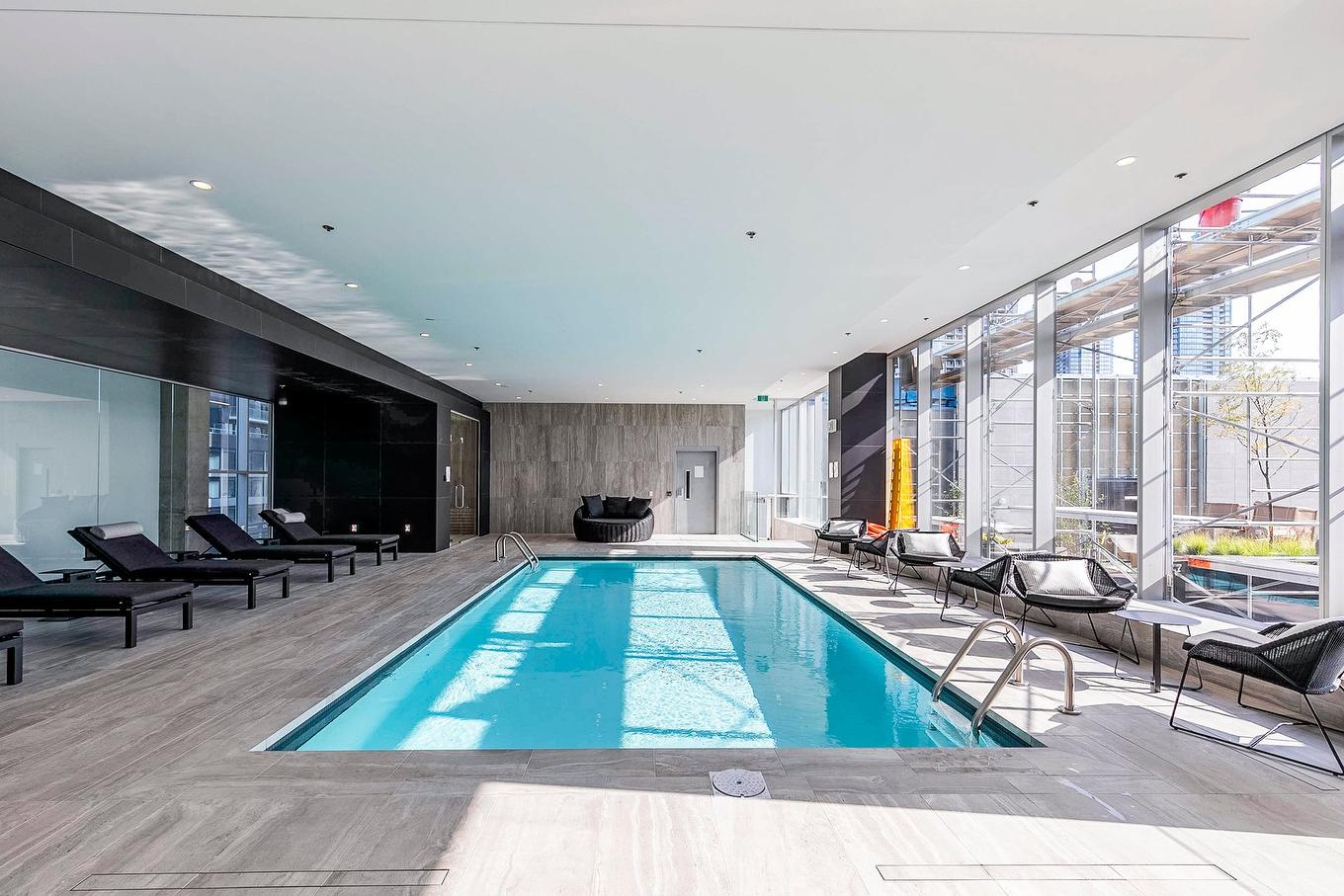 Pool - 2501-1500 Boul. René-Lévesque O., Montréal (Ville-Marie), QC - Indoor Photo Showing Other Room With In Ground Pool