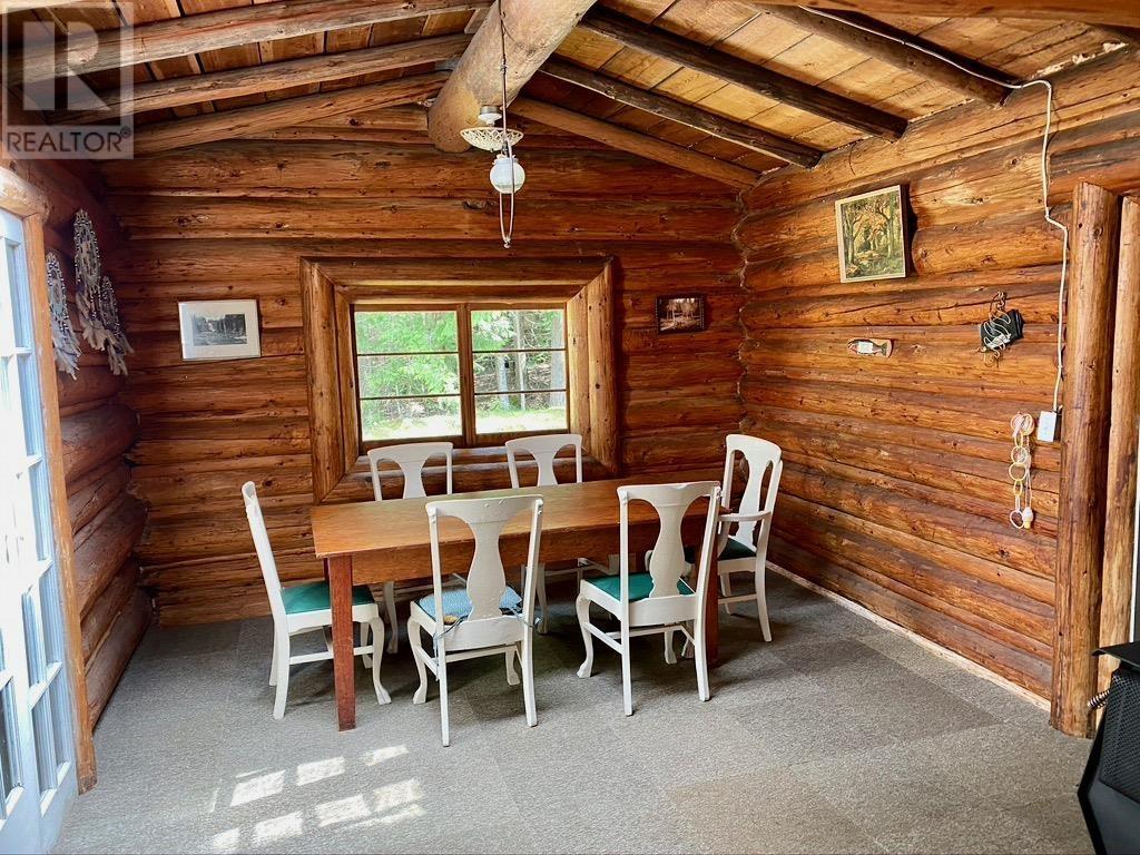 Dl 2744 Mahood Lake Road, 100 Mile House, BC - Indoor Photo Showing Dining Room