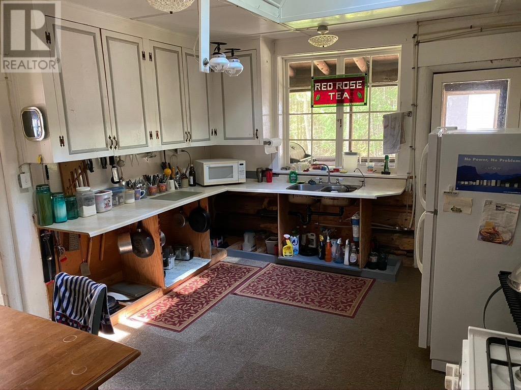 Dl 2744 Mahood Lake Road, 100 Mile House, BC - Indoor