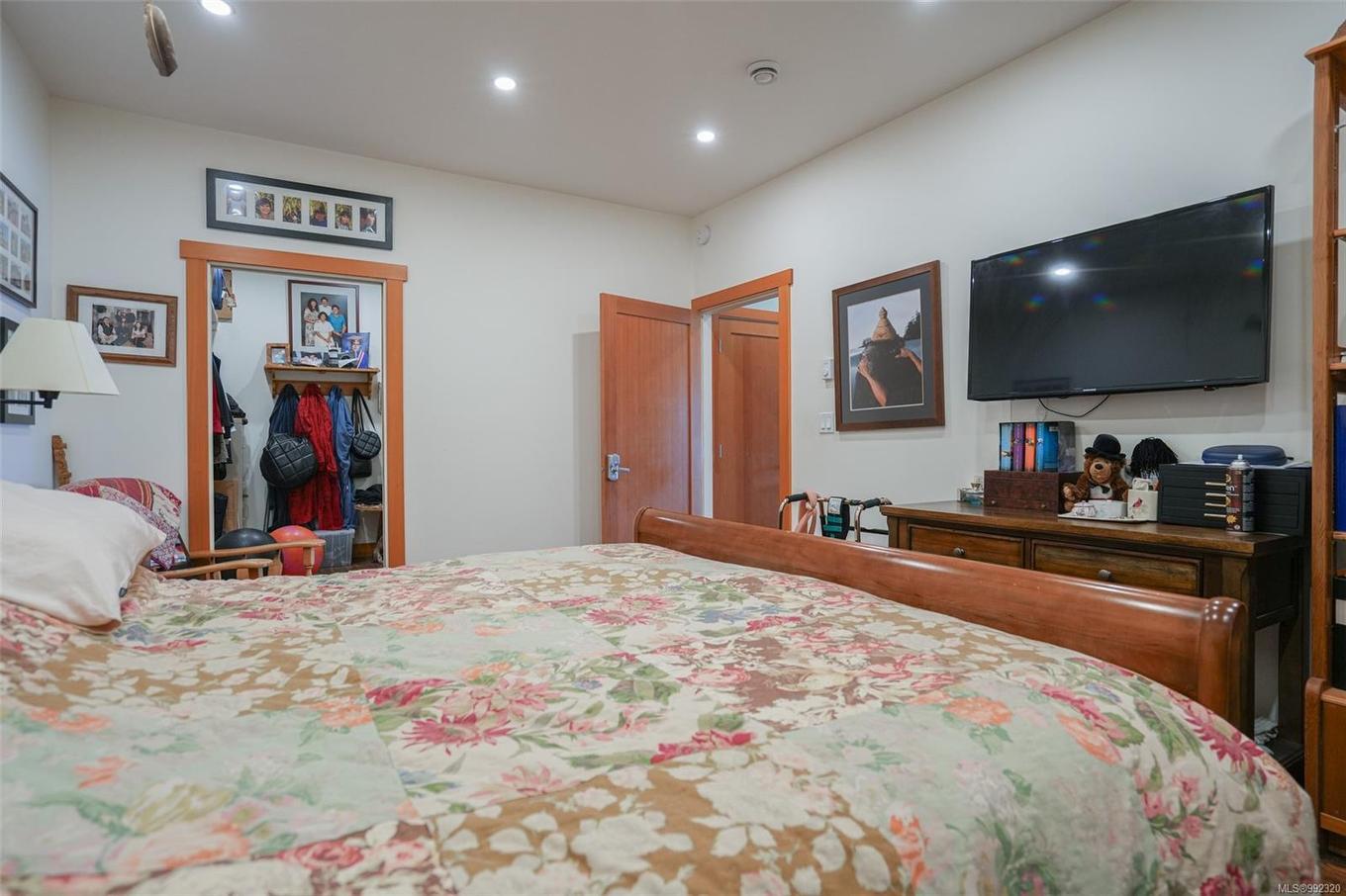 300 Main St, Tofino, BC