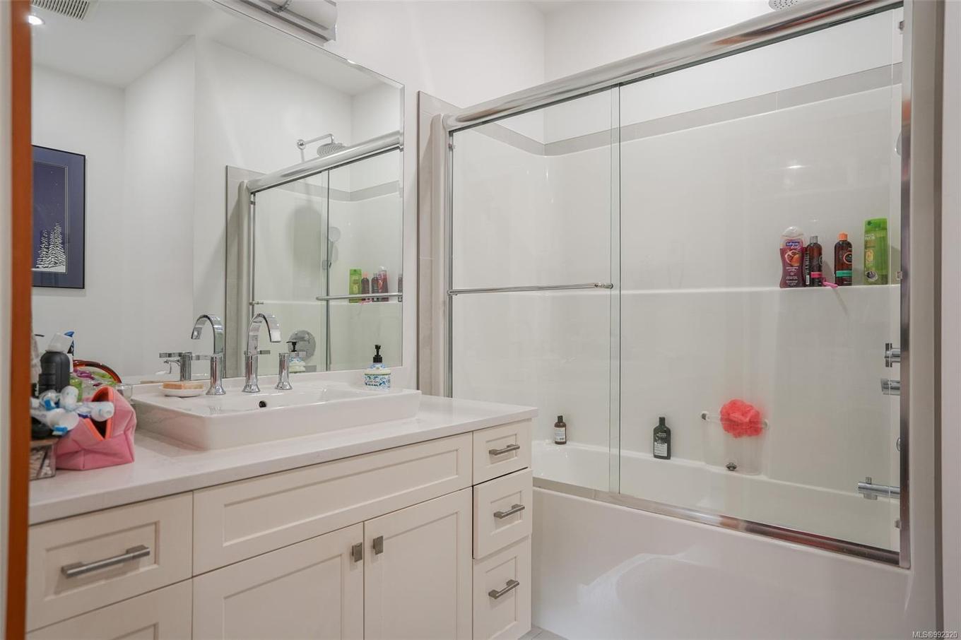 300 Main St, Tofino, BC