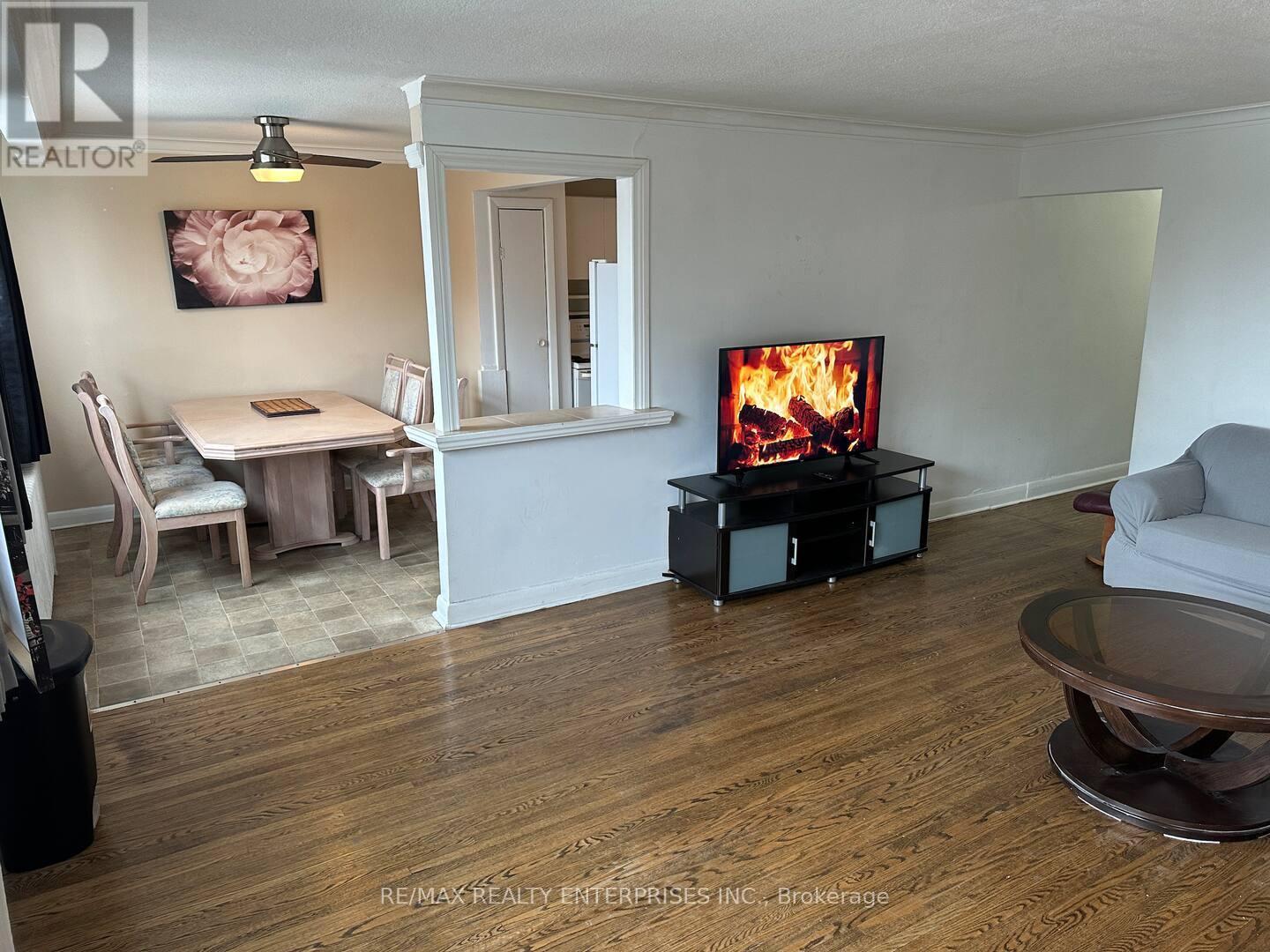 297 Lakeshore Road E, Mississauga, ON