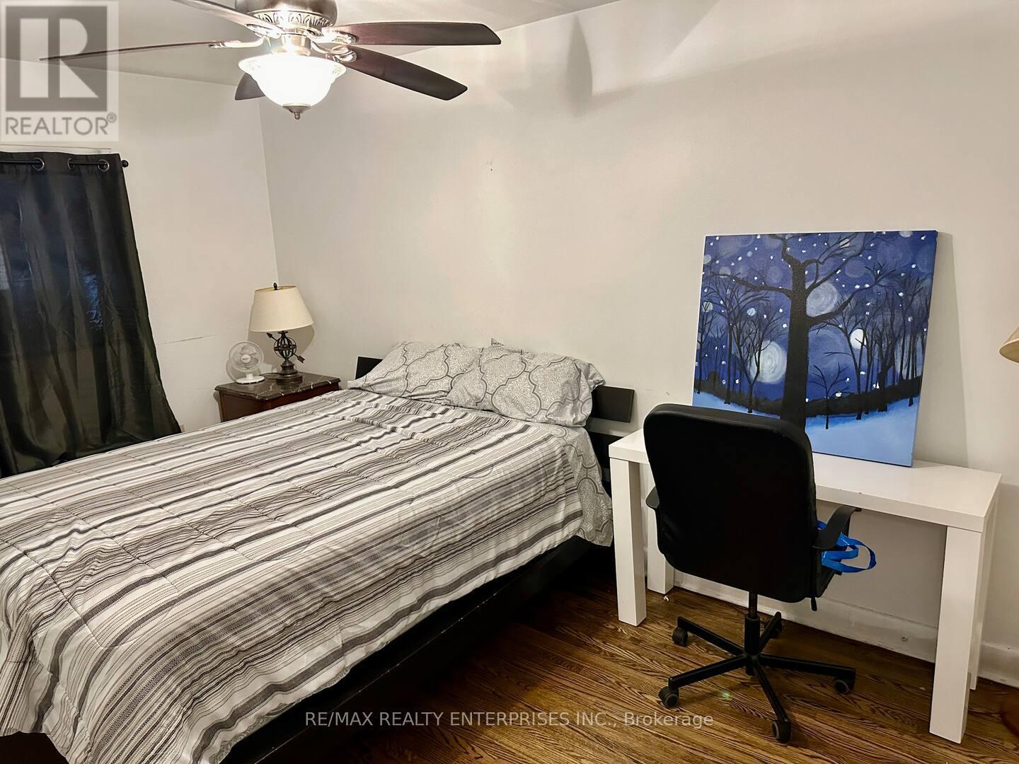 297 Lakeshore Road E, Mississauga, ON