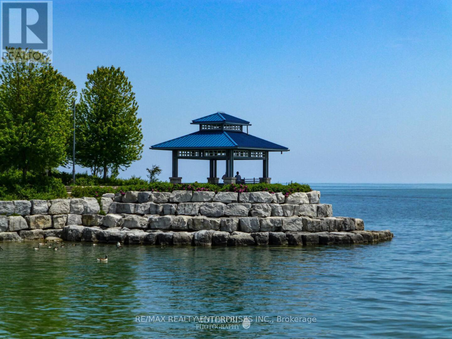 297 Lakeshore Road E, Mississauga, ON