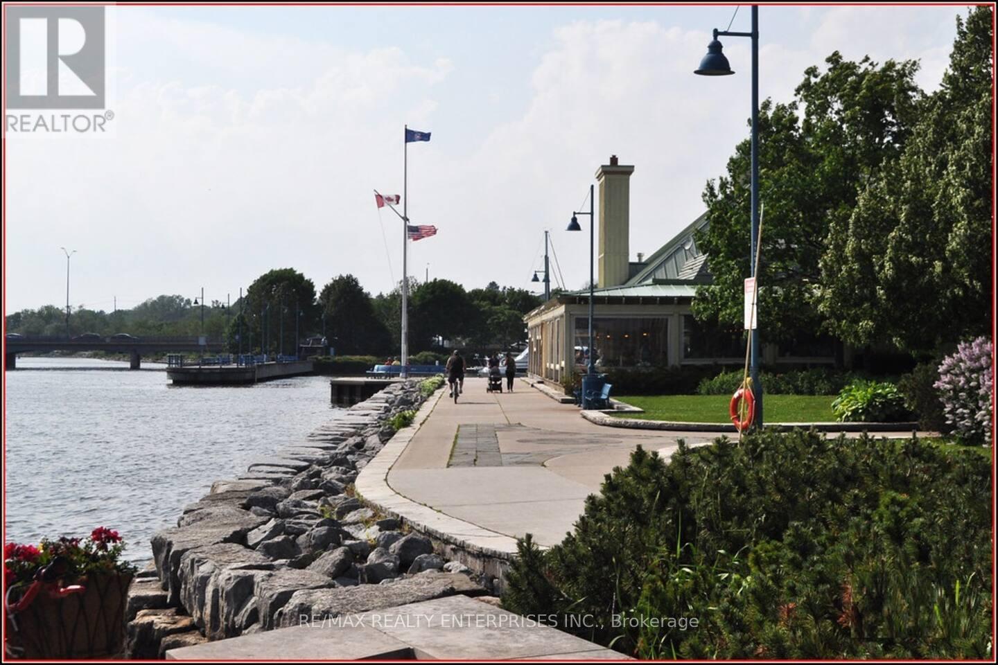 297 Lakeshore Road E, Mississauga, ON