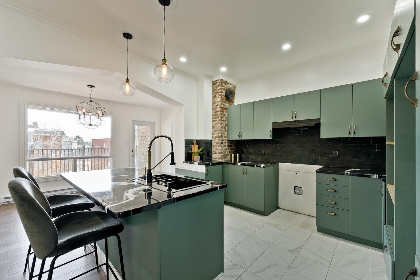 Cuisine - 1056 Rue St-Louis, Sherbrooke (Les Nations), QC - Indoor Photo Showing Kitchen With Upgraded Kitchen