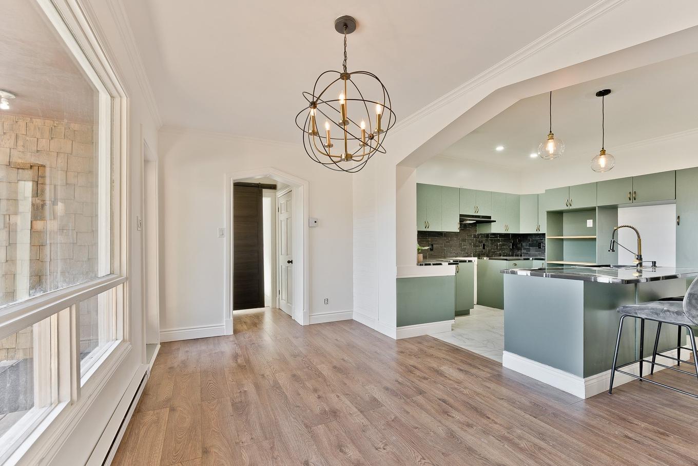Salle à manger - 1056 Rue St-Louis, Sherbrooke (Les Nations), QC - Indoor Photo Showing Kitchen With Upgraded Kitchen