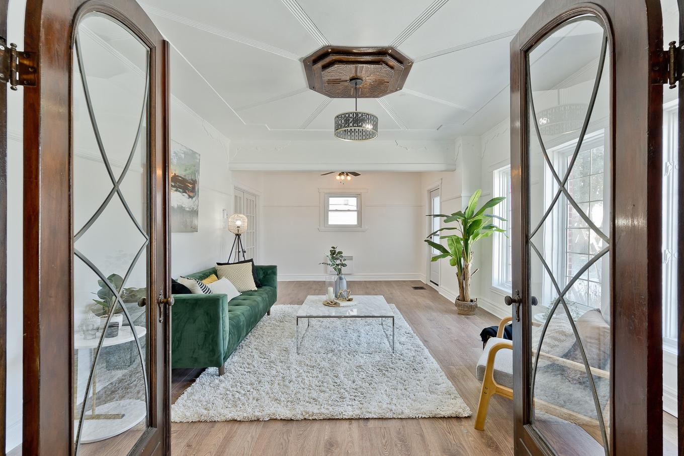 Salon - 1056 Rue St-Louis, Sherbrooke (Les Nations), QC - Indoor