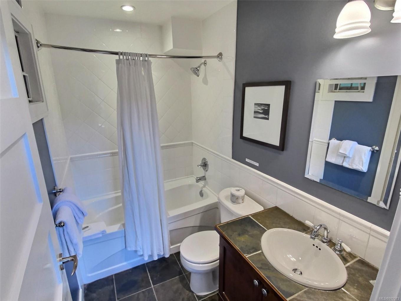 21D-2315 Mackinnon Rd, Pender Island, BC