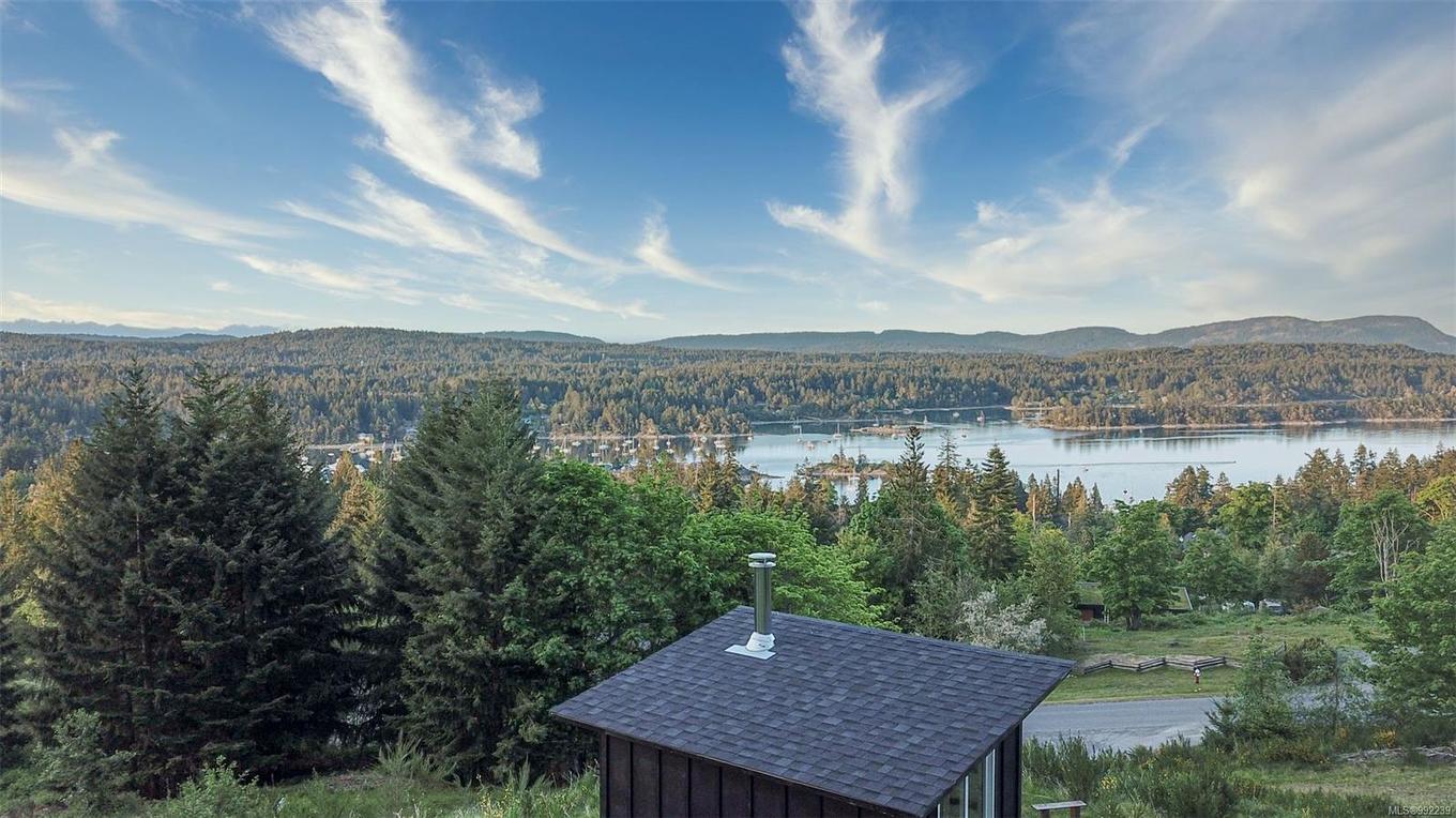 125 Bishops Walk Rd, Salt Spring, BC