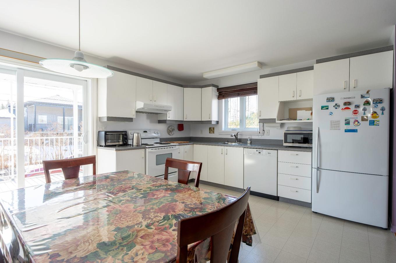 Cuisine - 1080 1Re Allée, Drummondville, QC - Indoor Photo Showing Kitchen