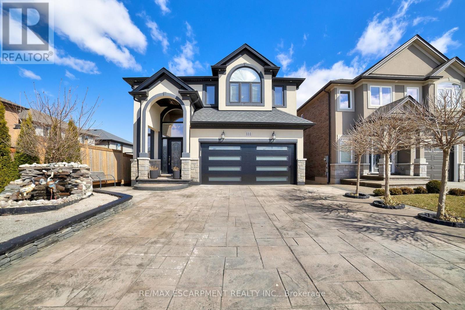 111 Vineberg Drive, Hamilton, ON - Outdoor With Facade