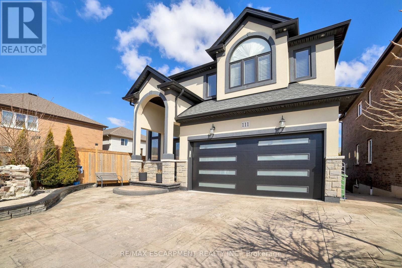 111 Vineberg Drive, Hamilton, ON - Outdoor