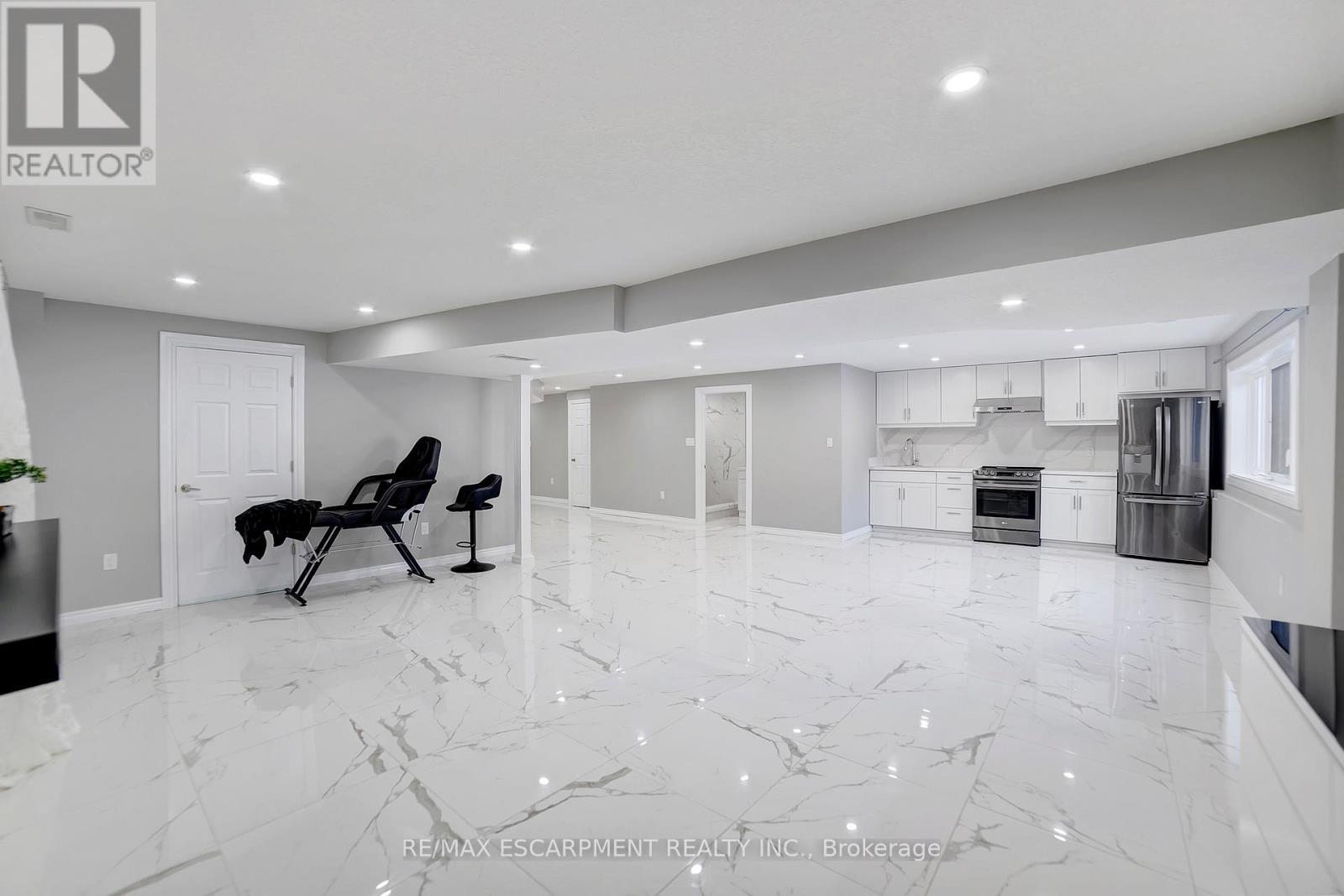 111 Vineberg Drive, Hamilton, ON - Indoor