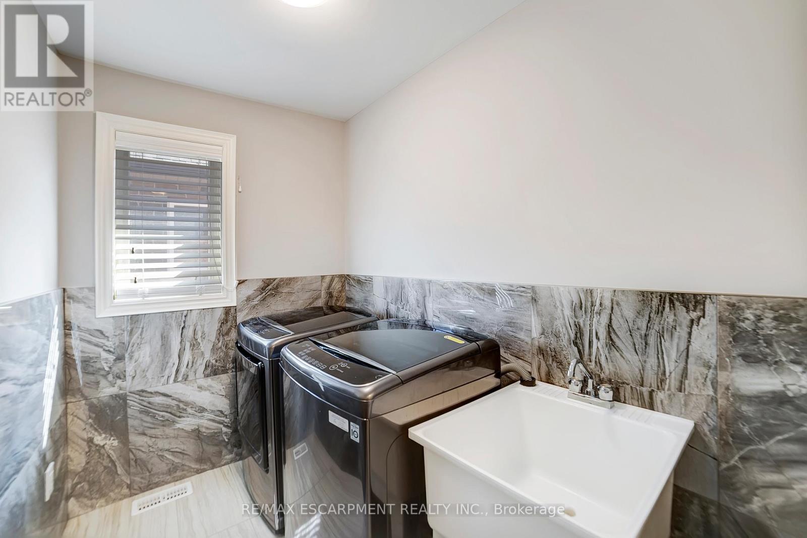 111 Vineberg Drive, Hamilton, ON - Indoor