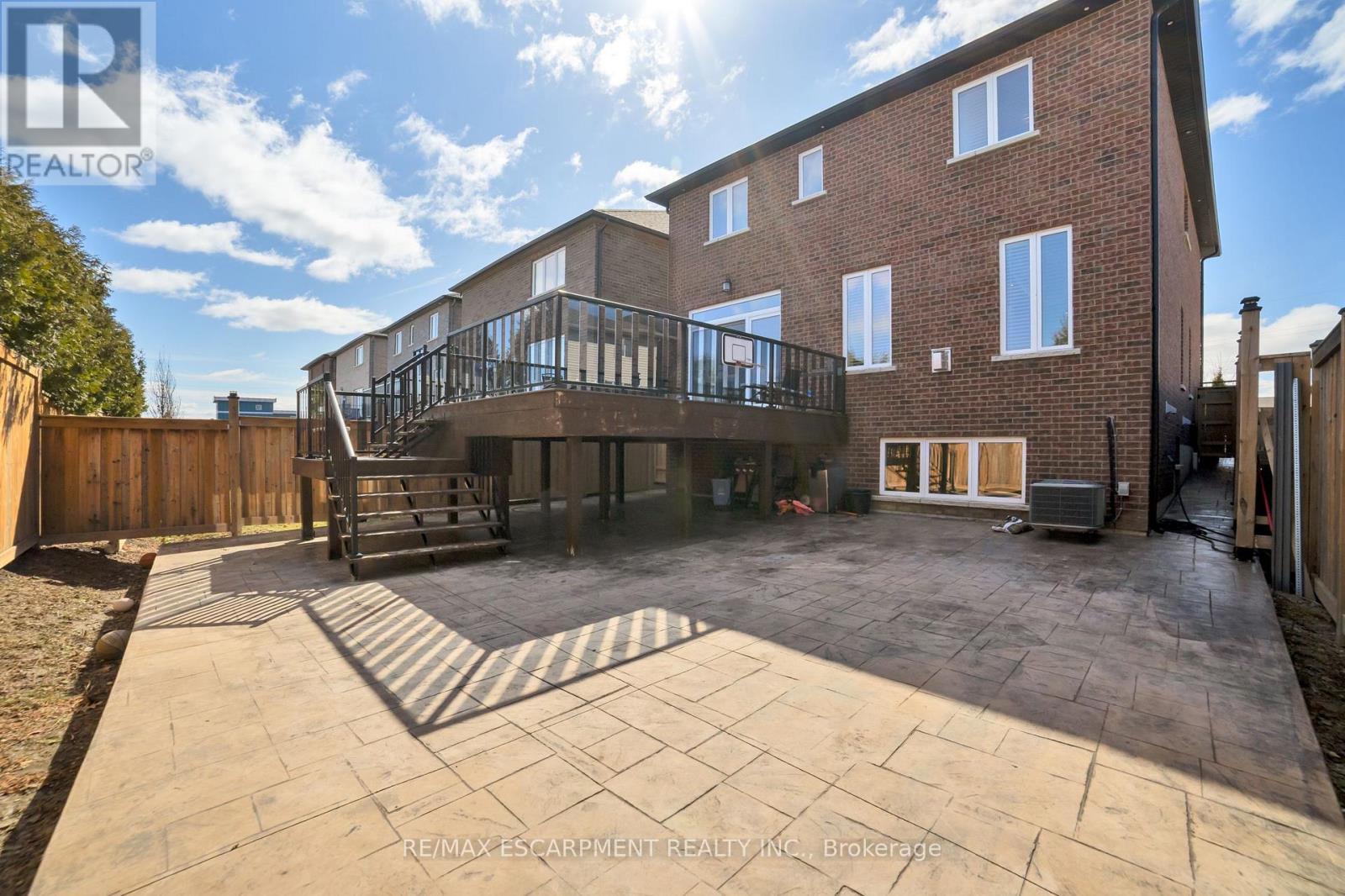 111 Vineberg Drive, Hamilton, ON - Outdoor With Deck Patio Veranda With Exterior