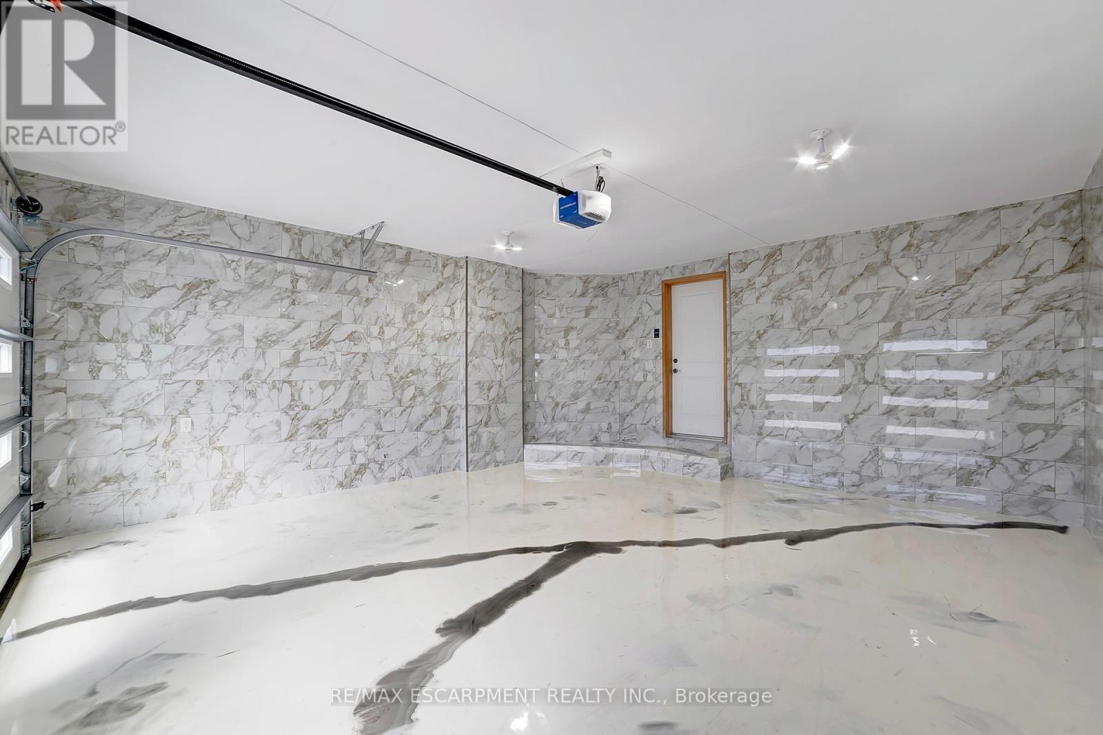 111 Vineberg Drive, Hamilton, ON - Indoor