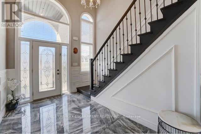 111 Vineberg Drive, Hamilton, ON - Indoor Photo Showing Other Room