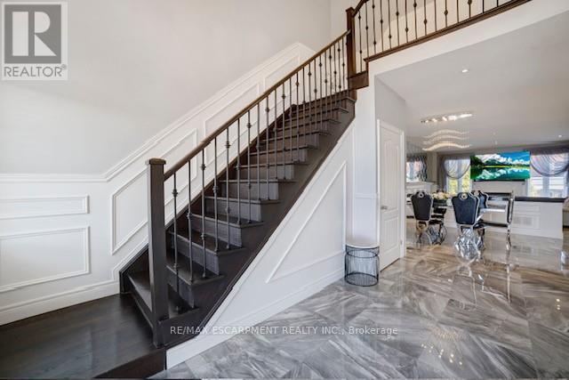 111 Vineberg Drive, Hamilton, ON - Indoor Photo Showing Other Room