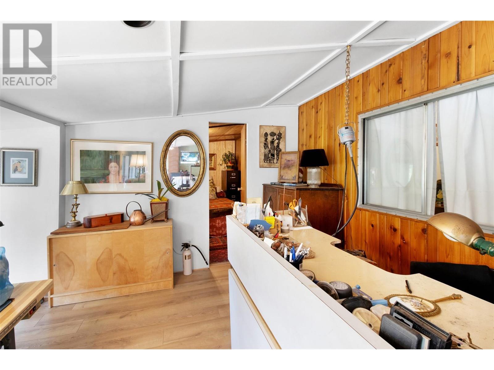 3096 Lindberg Road, Sorrento, BC - Indoor Photo Showing Other Room