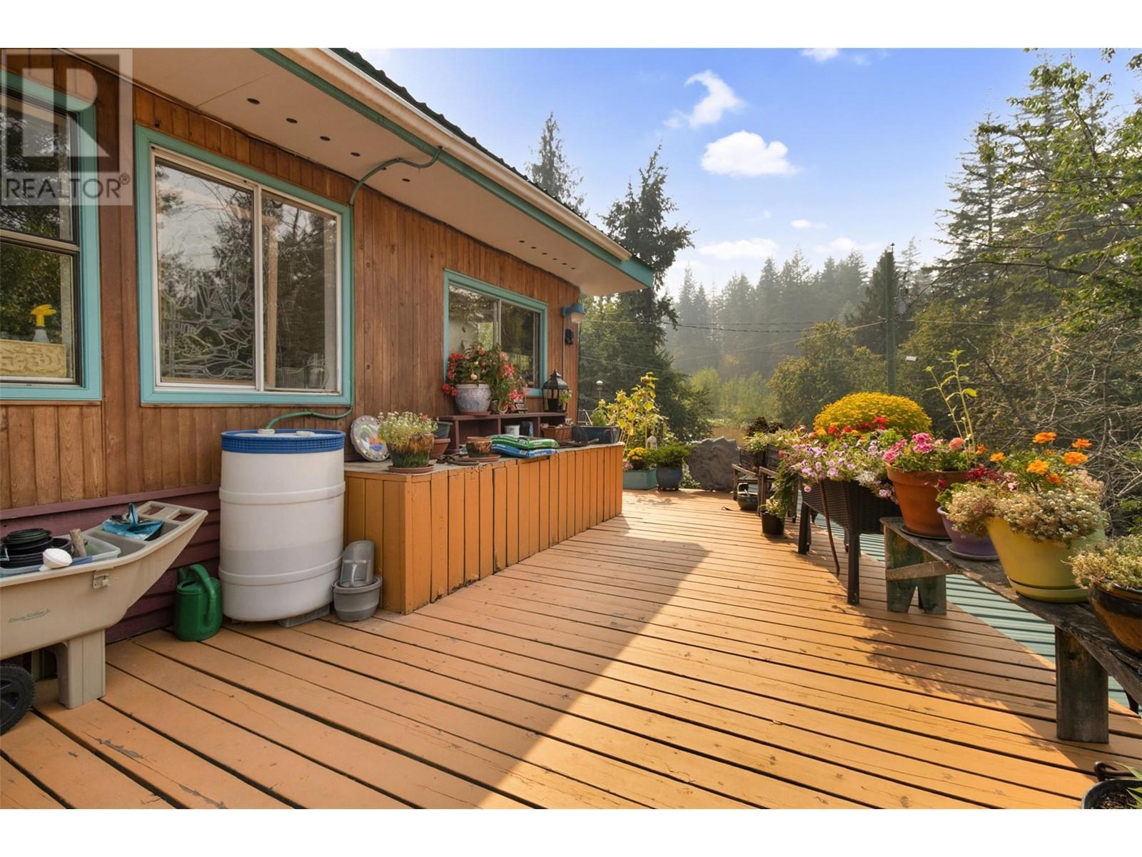 3096 Lindberg Road, Sorrento, BC - Outdoor With Deck Patio Veranda With Exterior