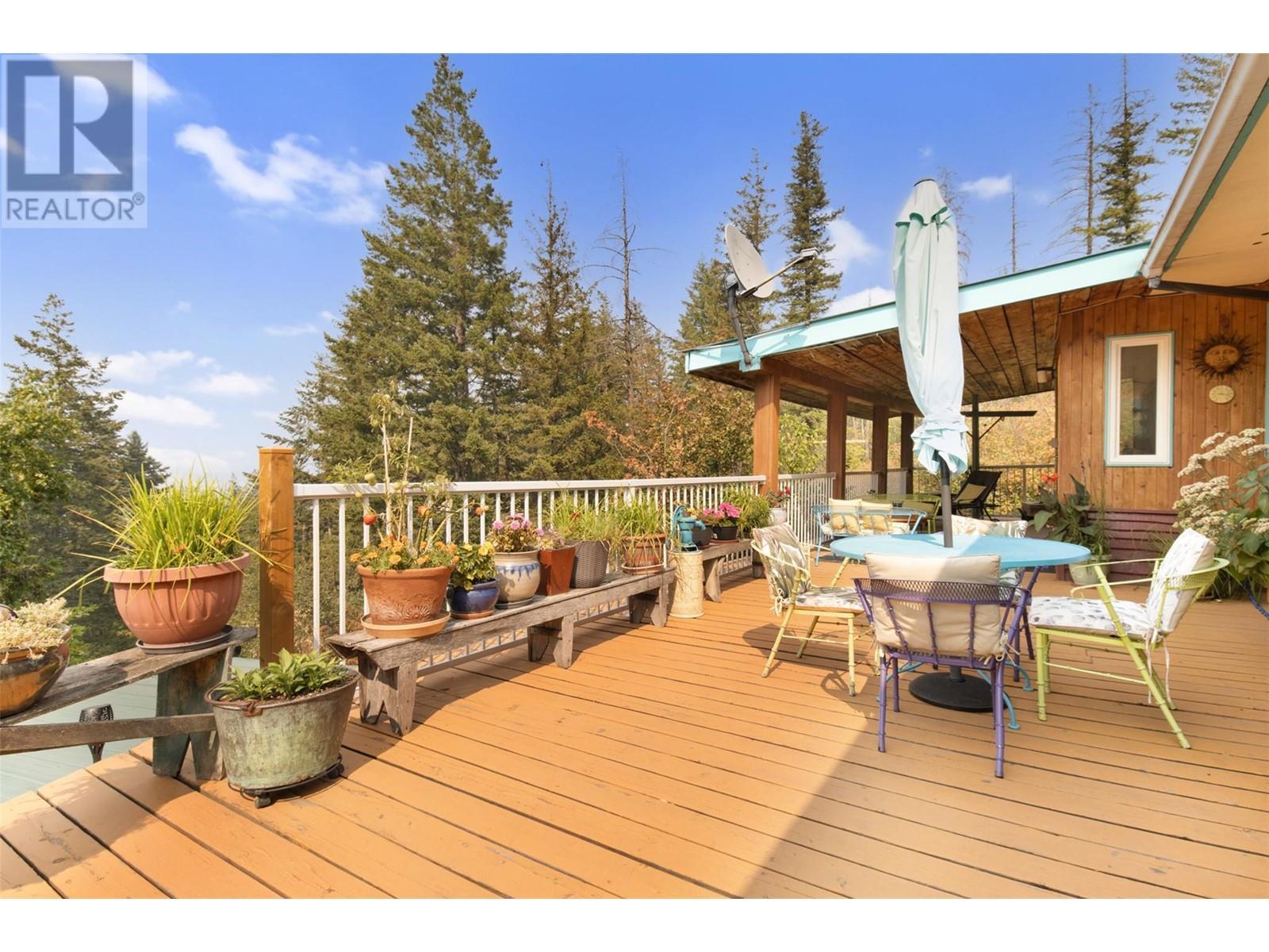3096 Lindberg Road, Sorrento, BC - Outdoor With Deck Patio Veranda With Exterior