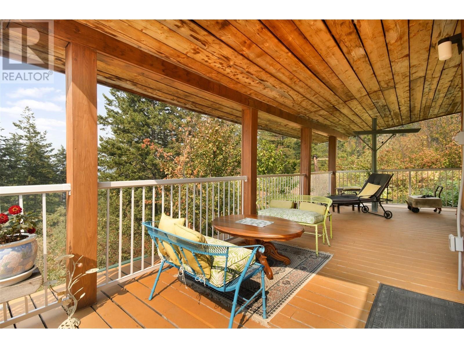 3096 Lindberg Road, Sorrento, BC - Outdoor With Deck Patio Veranda With Exterior