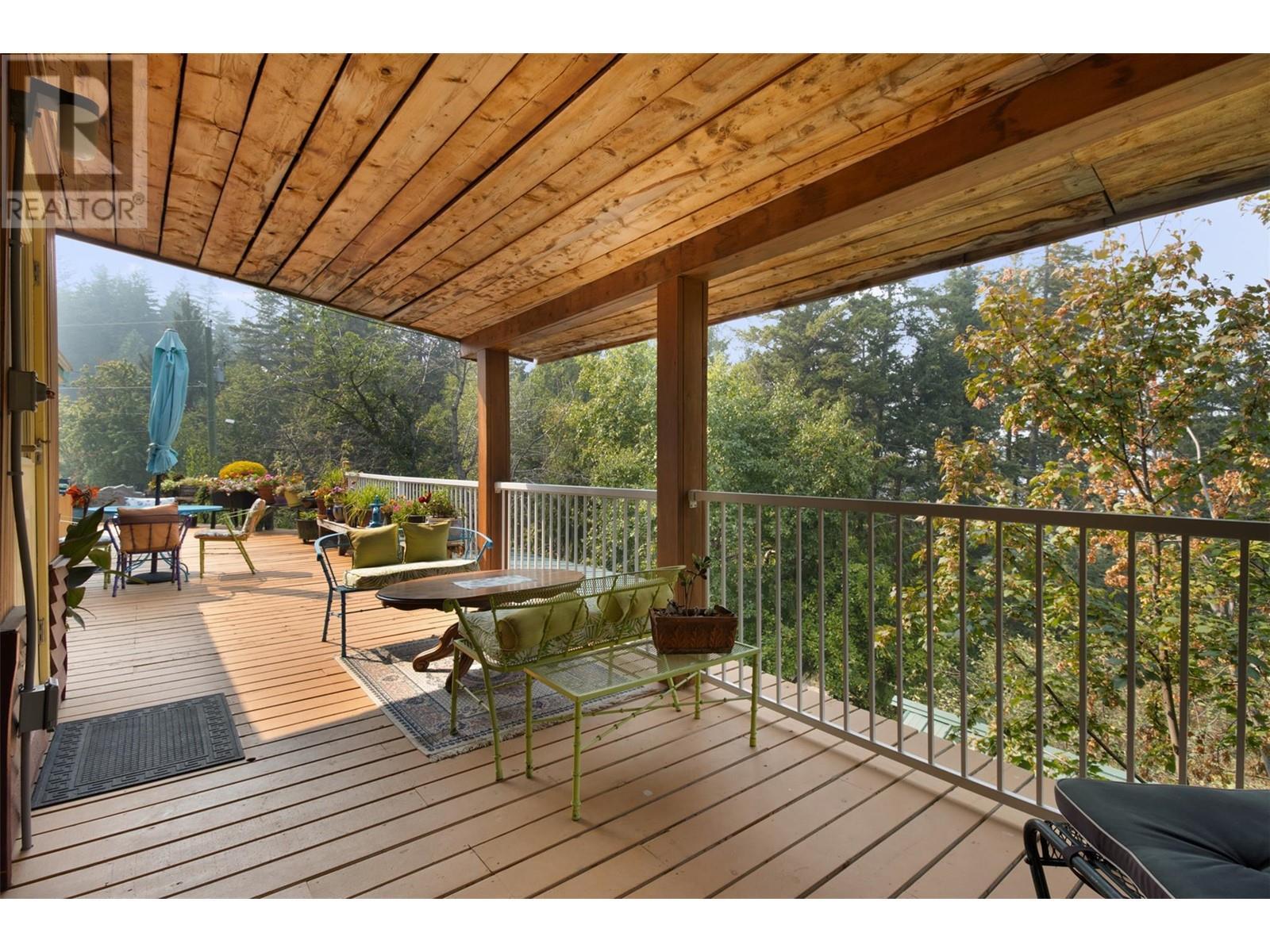 3096 Lindberg Road, Sorrento, BC - Outdoor With Deck Patio Veranda With Exterior