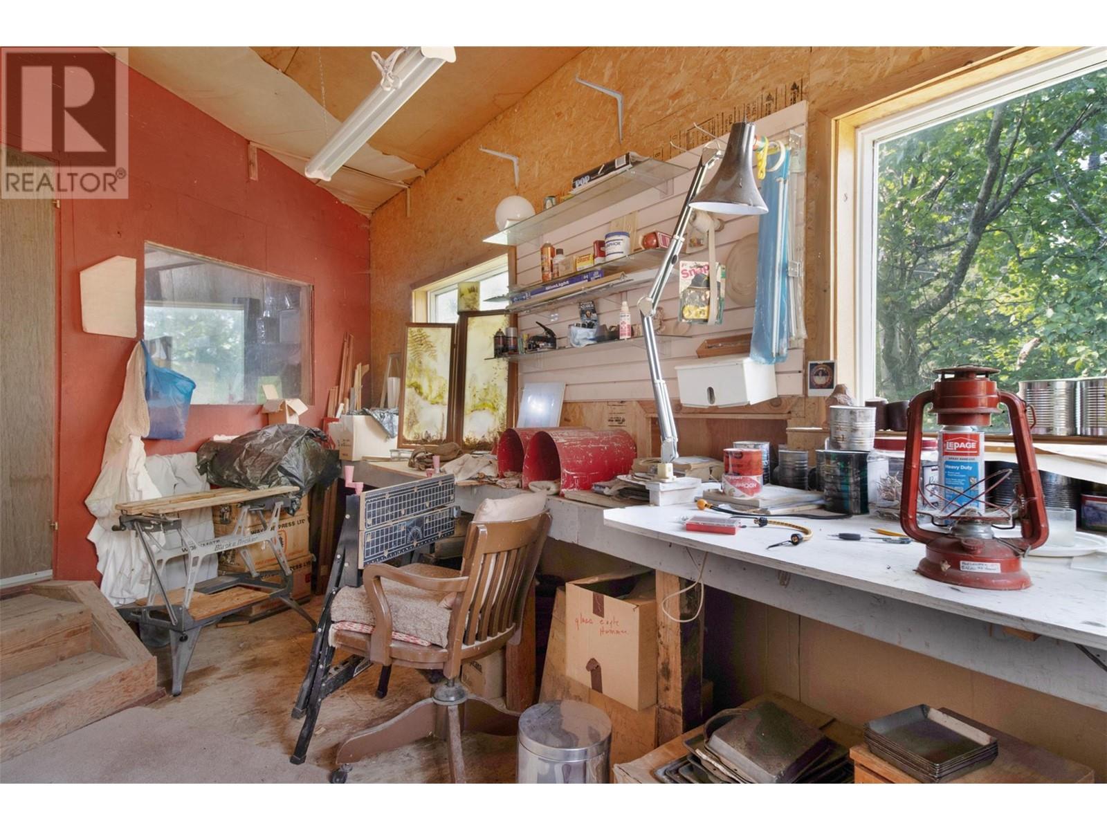 3096 Lindberg Road, Sorrento, BC - Indoor