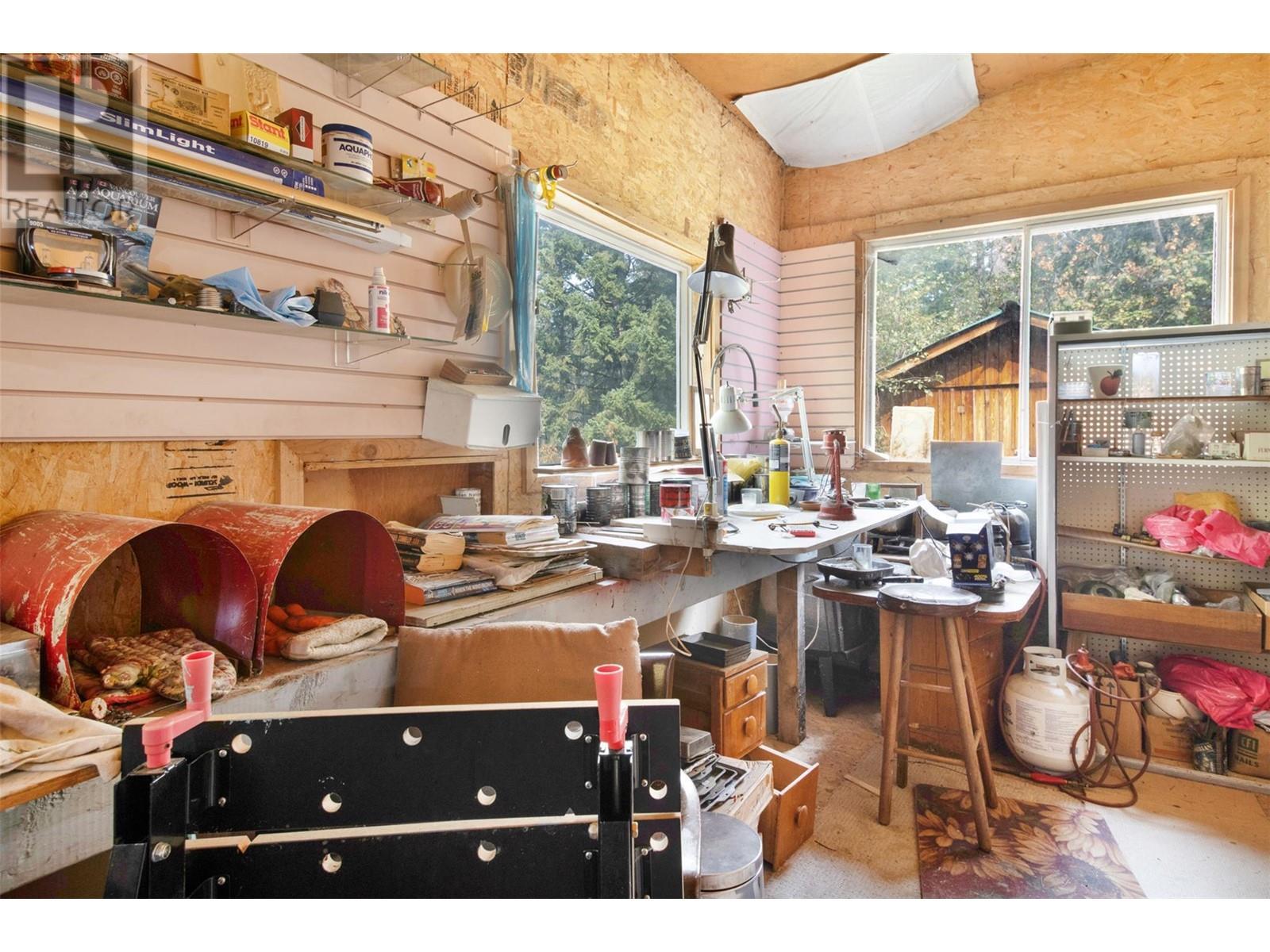 3096 Lindberg Road, Sorrento, BC -