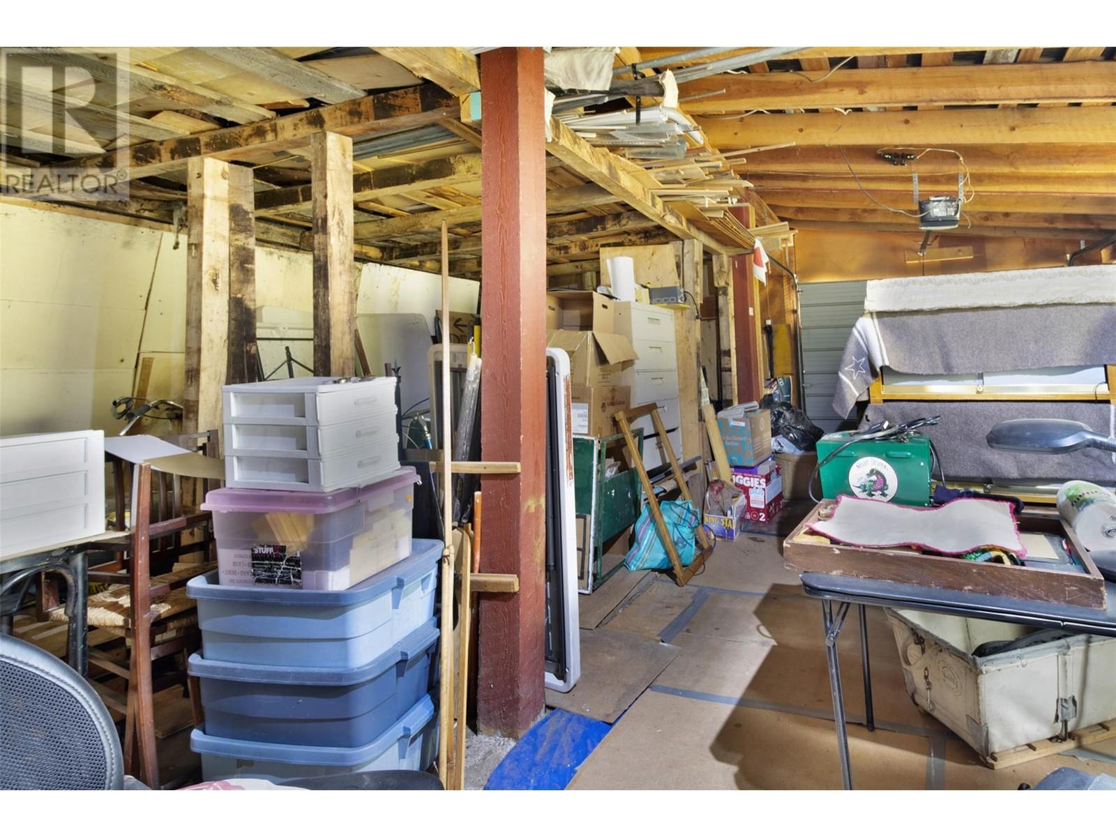 3096 Lindberg Road, Sorrento, BC - Indoor Photo Showing Basement