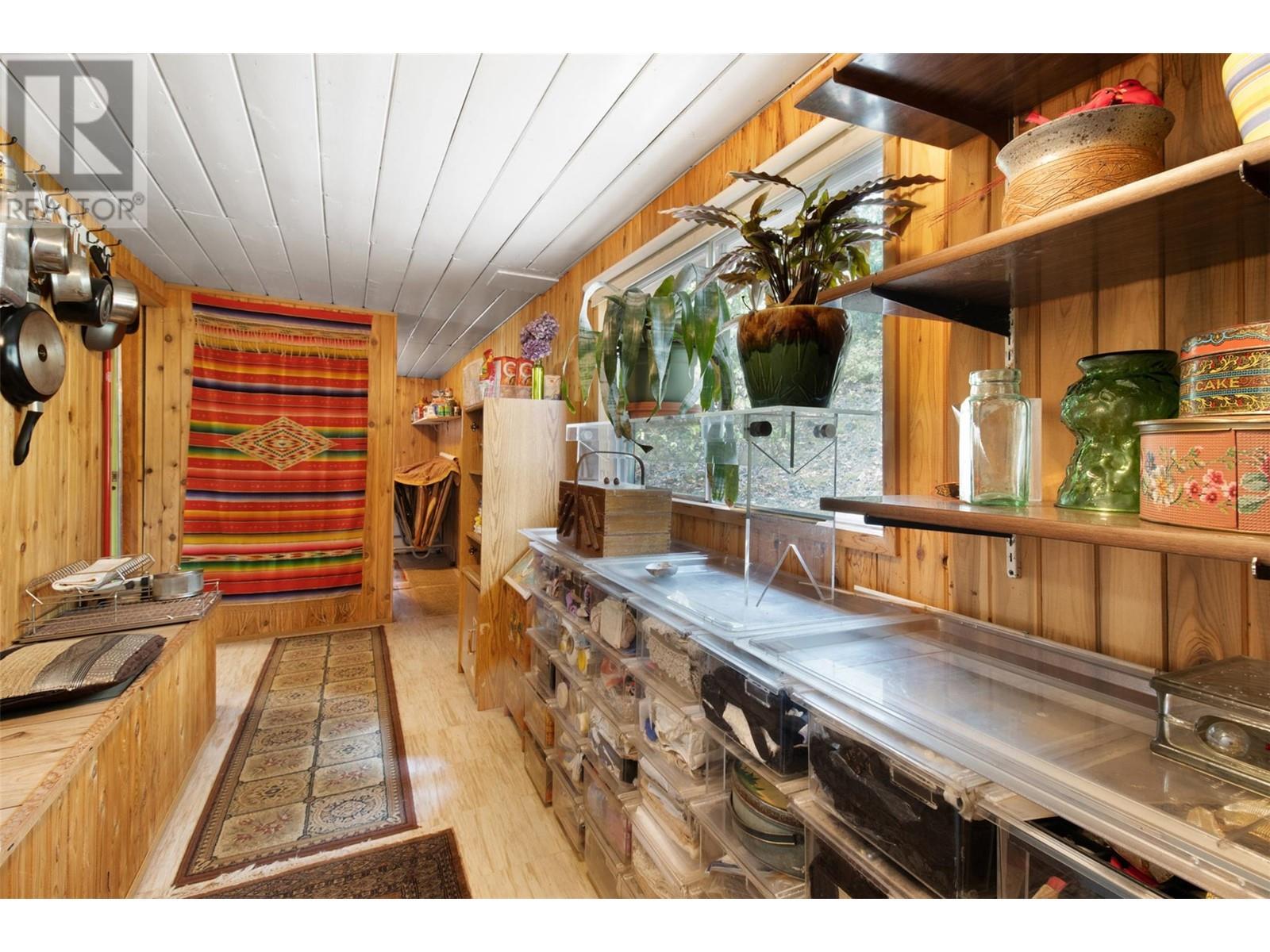 3096 Lindberg Road, Sorrento, BC - Indoor