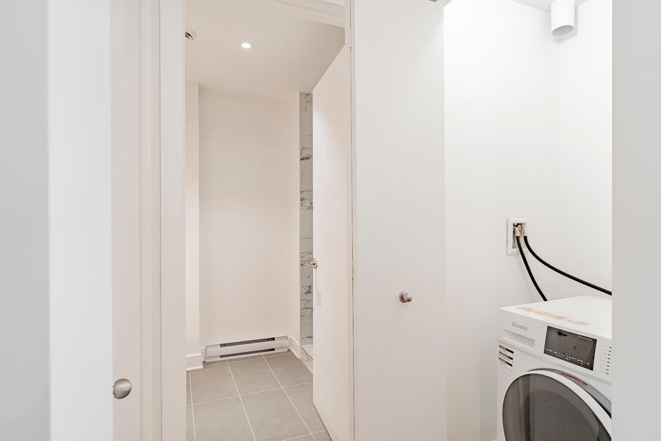 Salle de lavage - 715-170 Rue Rioux, Montréal (Le Sud-Ouest), QC - Indoor Photo Showing Laundry Room