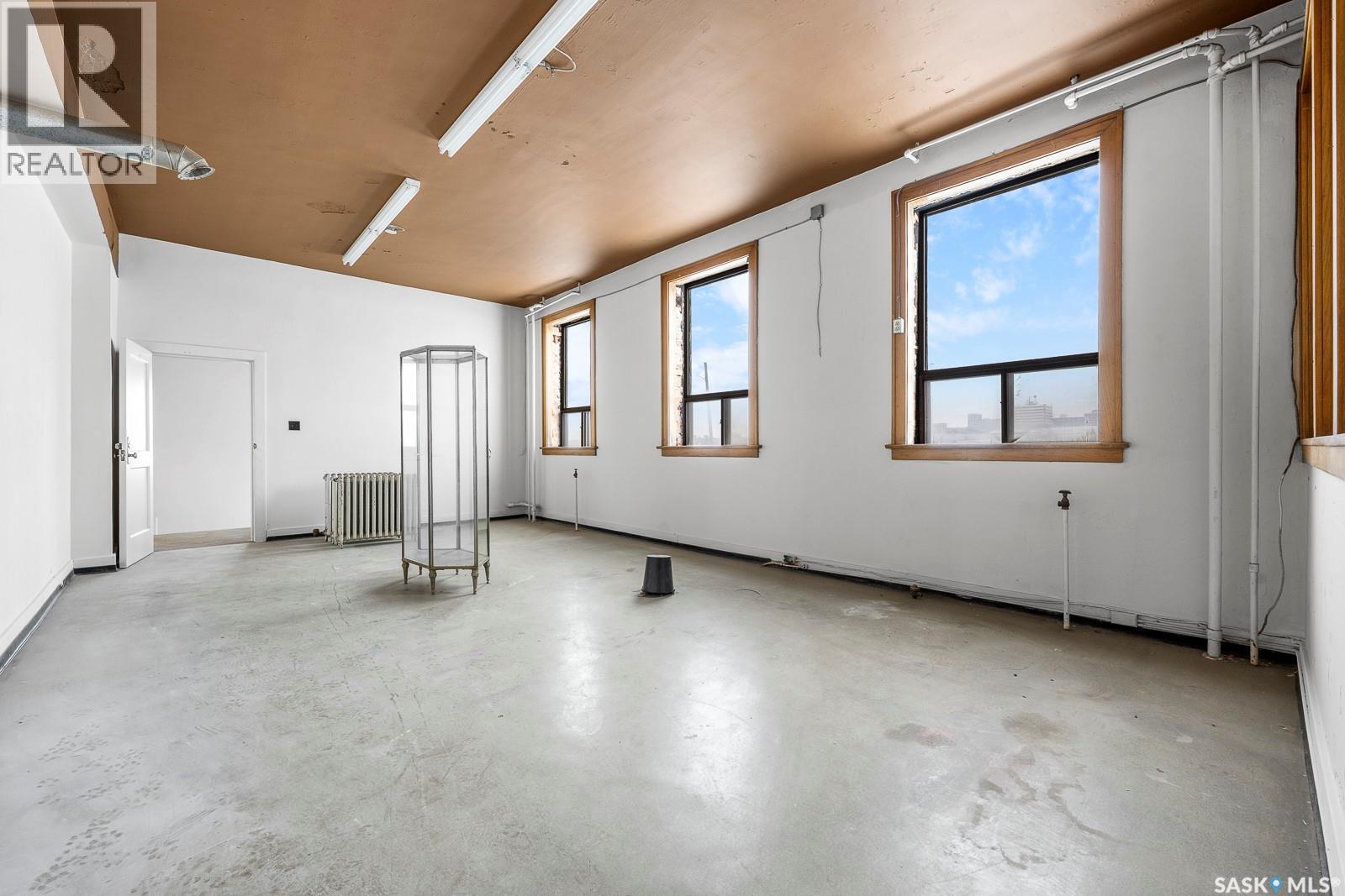 2002 Dewdney Avenue, Regina, SK