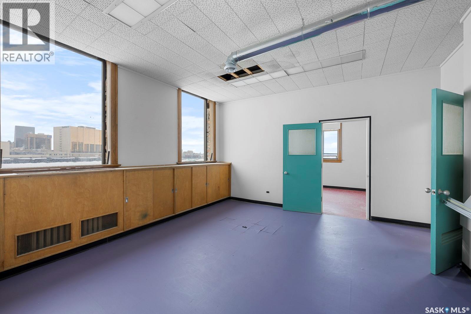 2002 Dewdney Avenue, Regina, SK