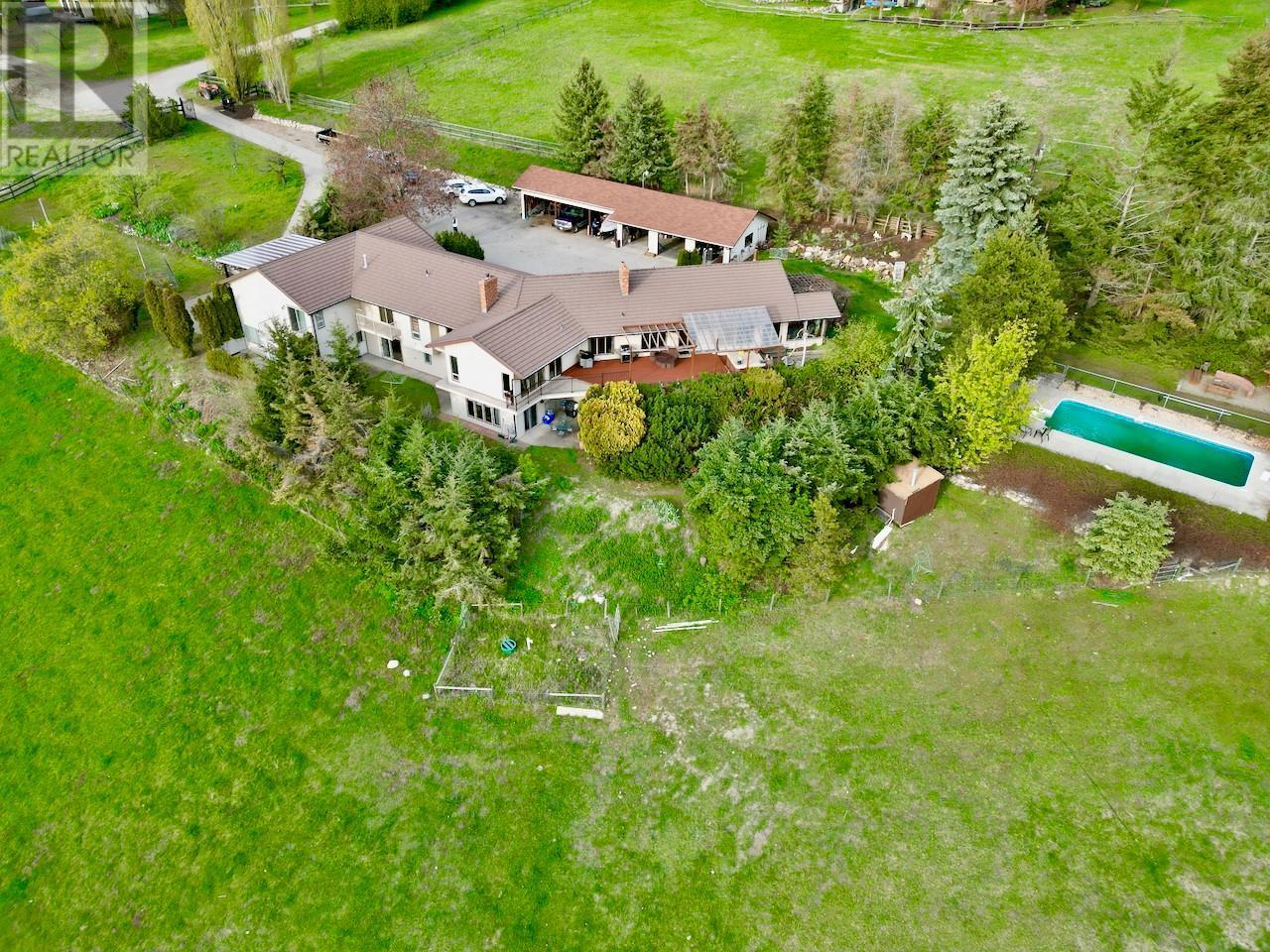 5620 Neil Road, Vernon, BC - Outdoor