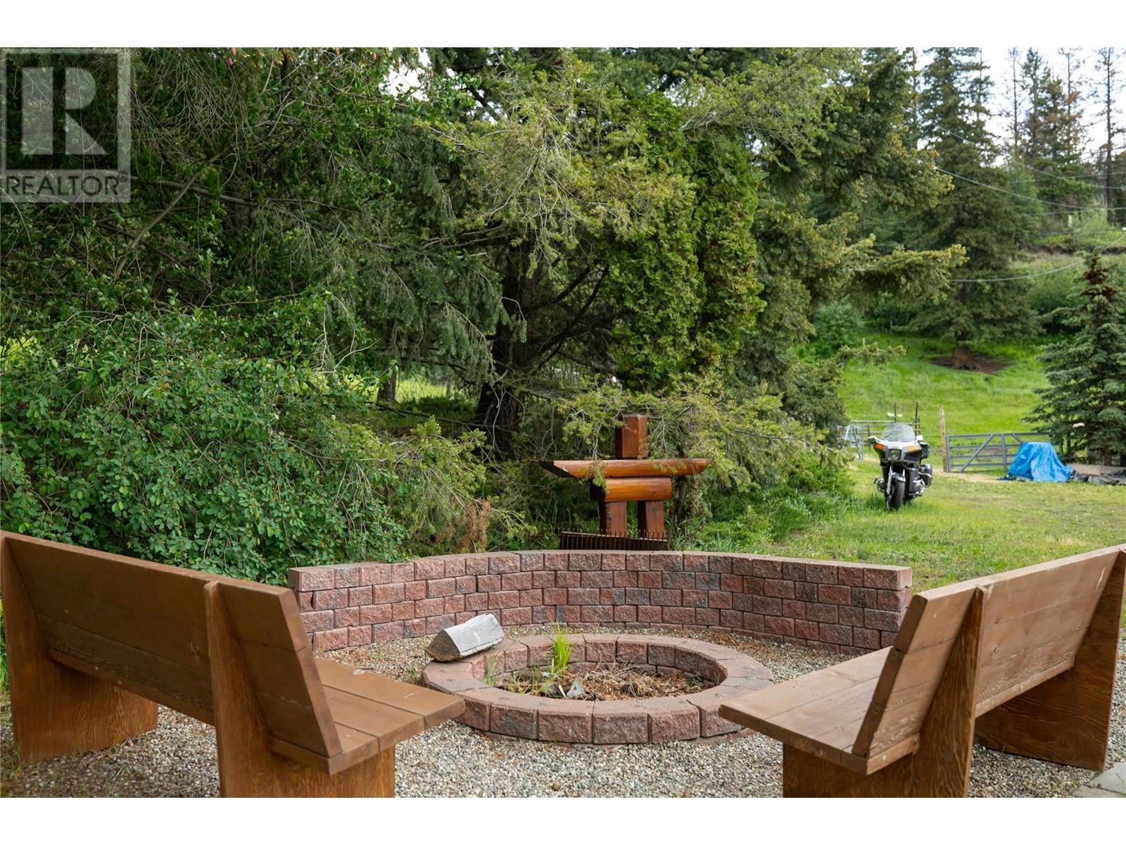 5620 Neil Road, Vernon, BC - Outdoor