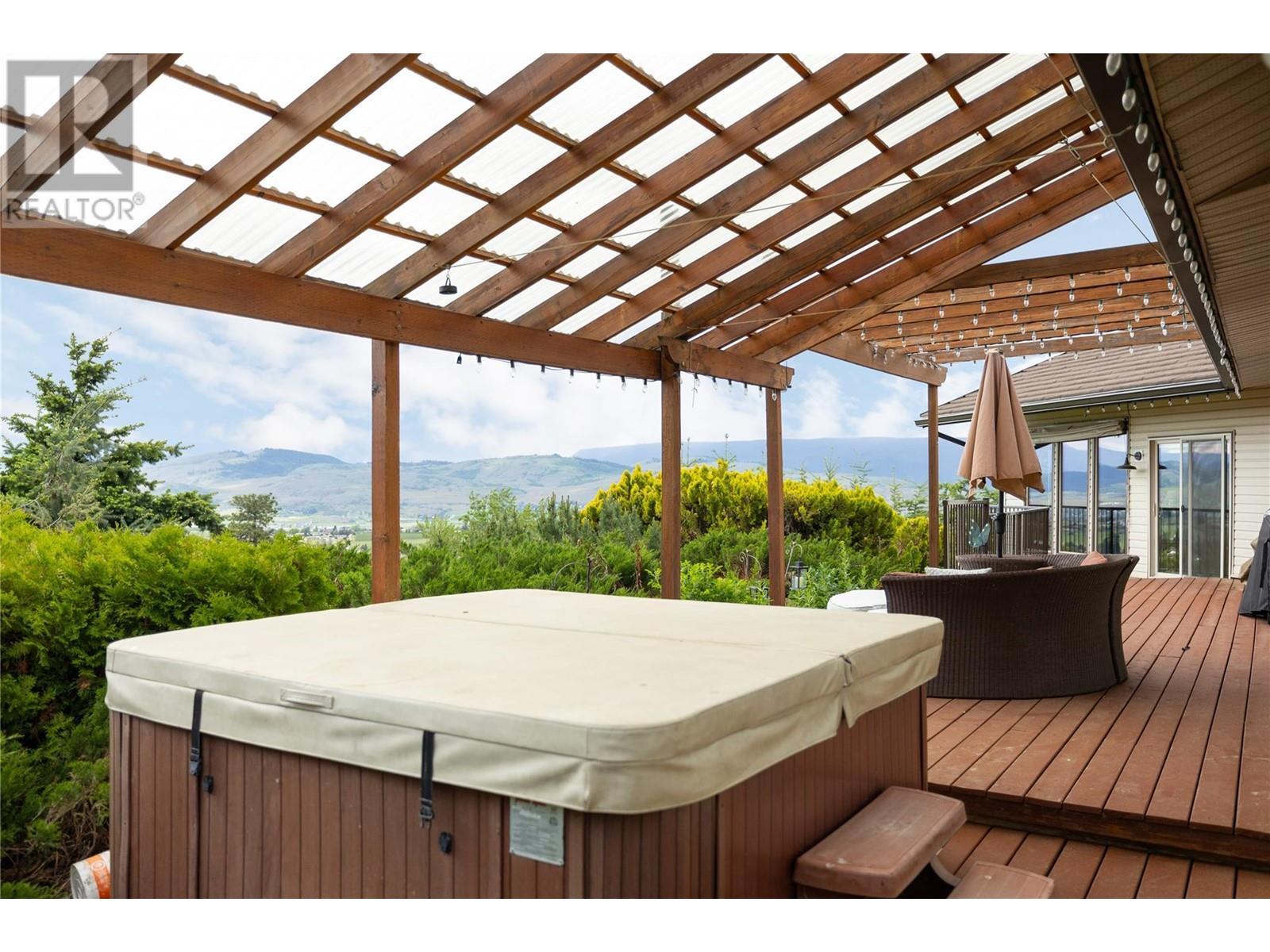 5620 Neil Road, Vernon, BC - Outdoor With Deck Patio Veranda With Exterior