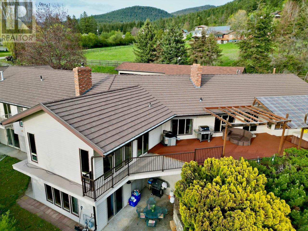 5620 Neil Road, Vernon, BC - Outdoor With Deck Patio Veranda